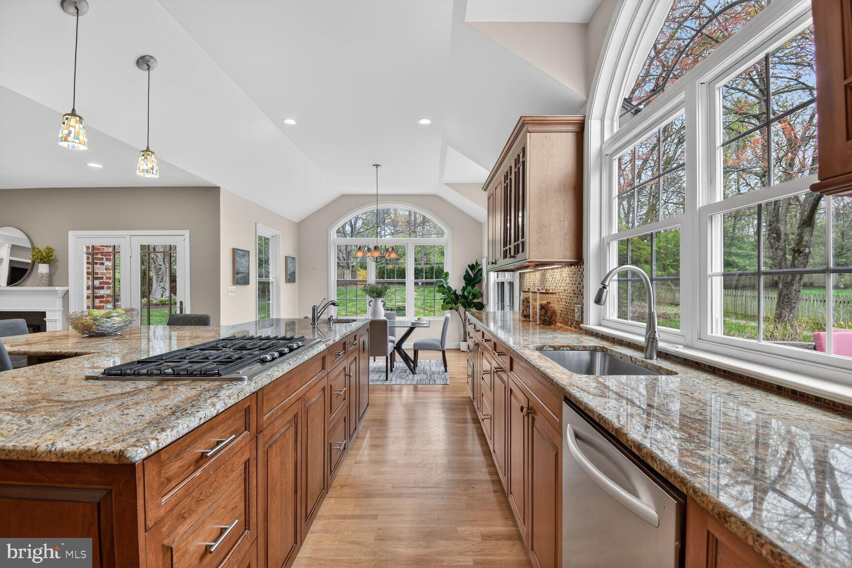 BRADLEY MANOR - Residential