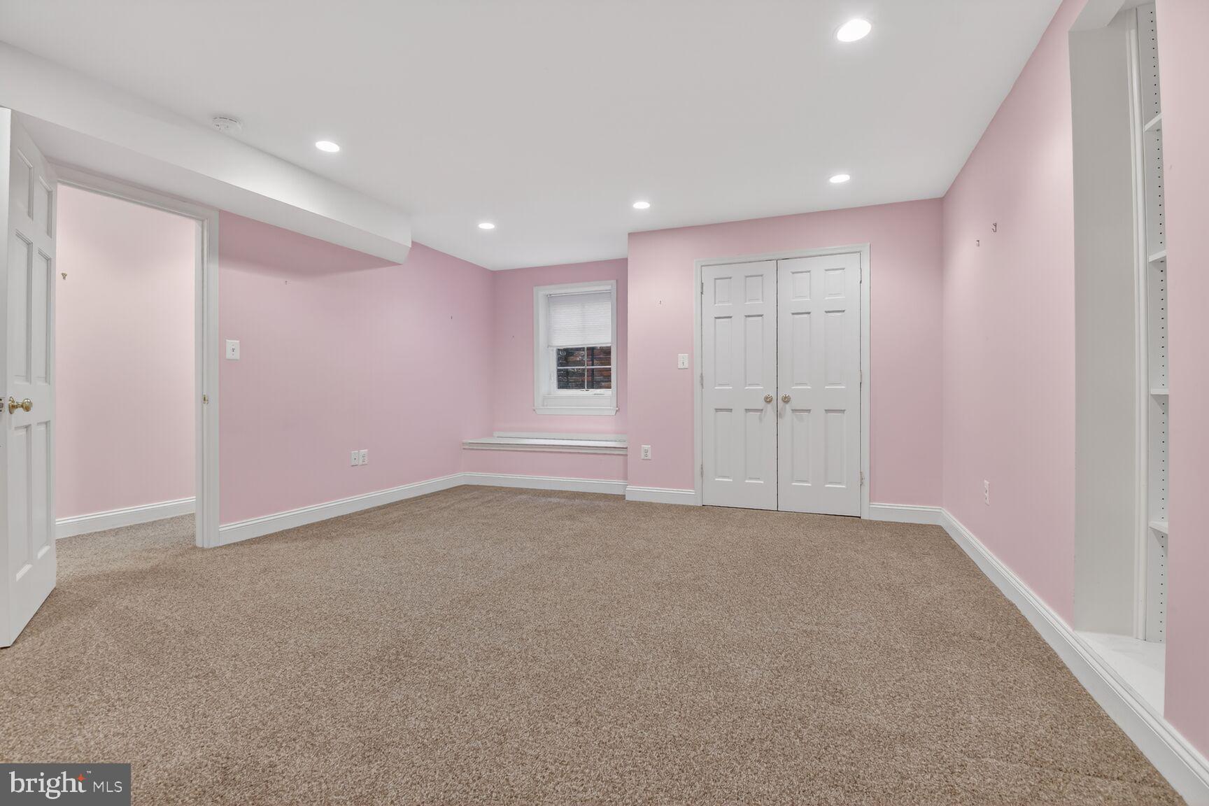 BRADLEY MANOR - Residential