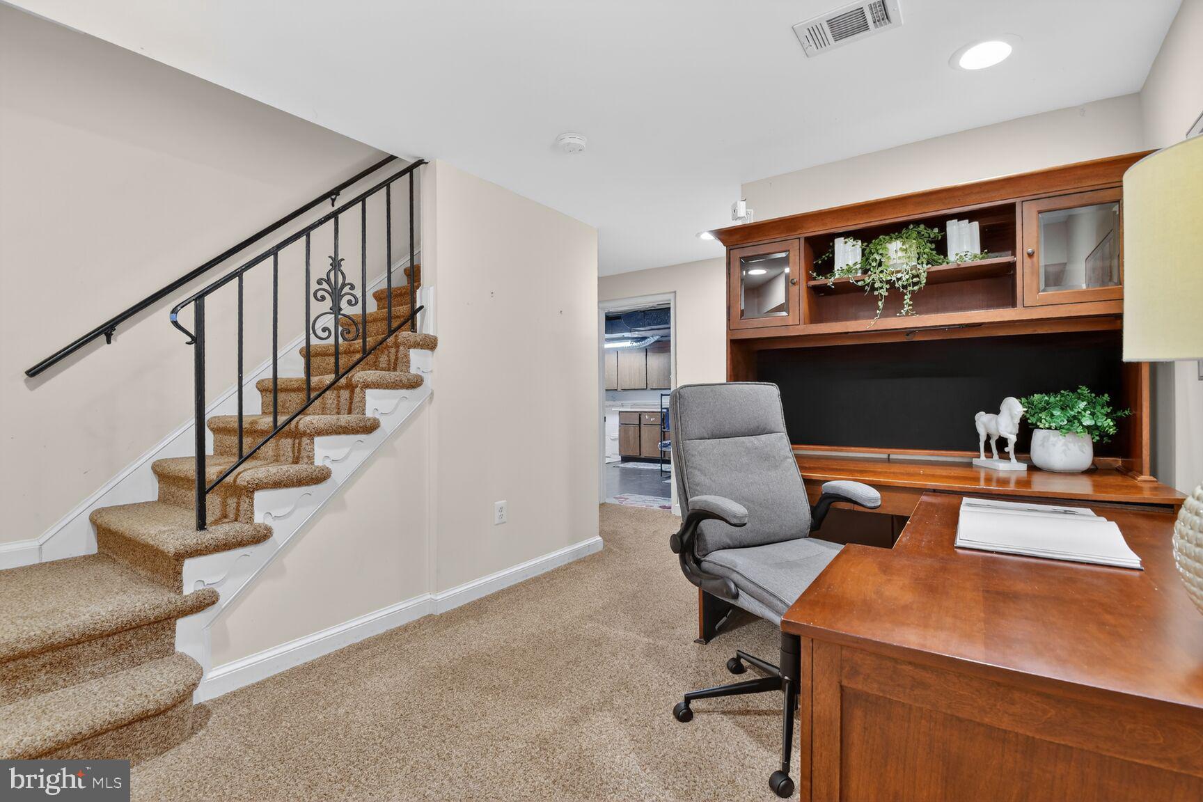 BRADLEY MANOR - Residential