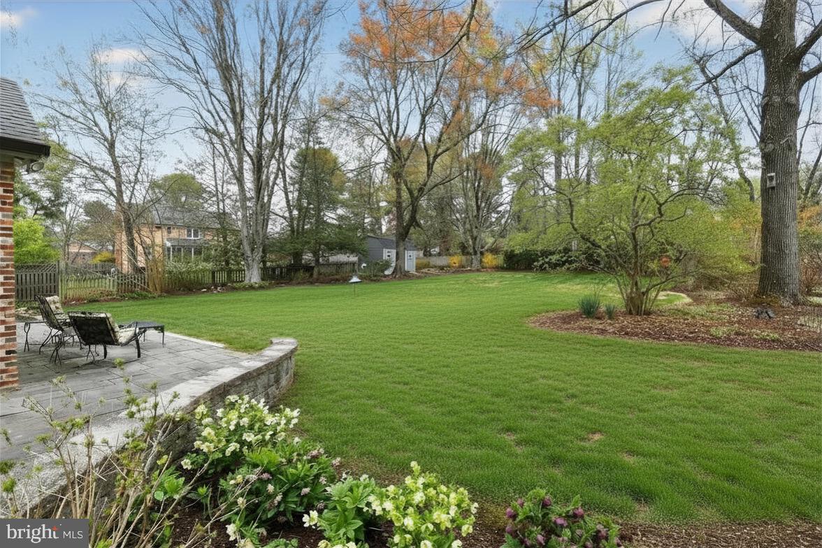 BRADLEY MANOR - Residential