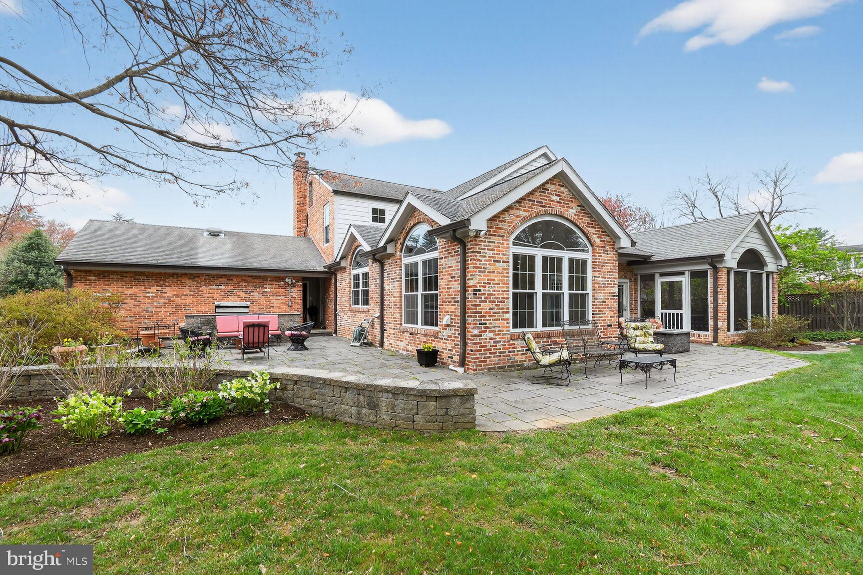 BRADLEY MANOR - Residential