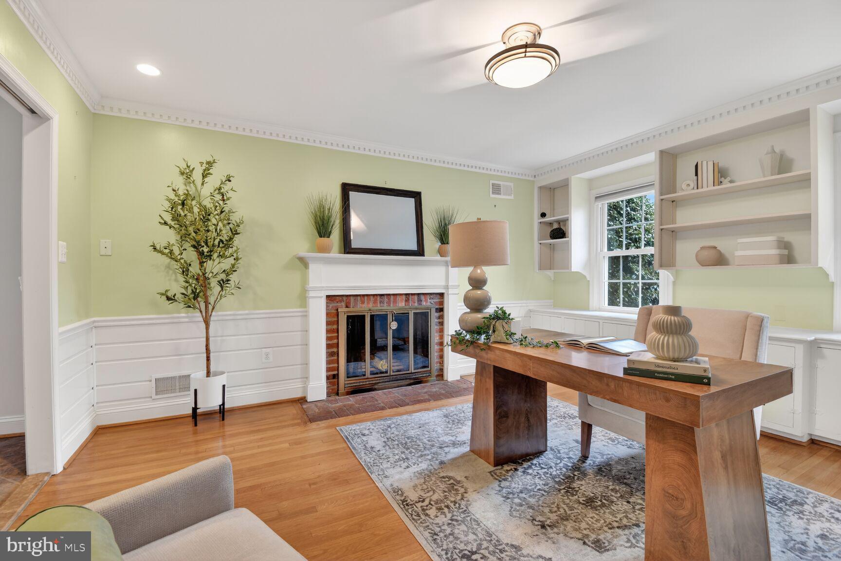 BRADLEY MANOR - Residential