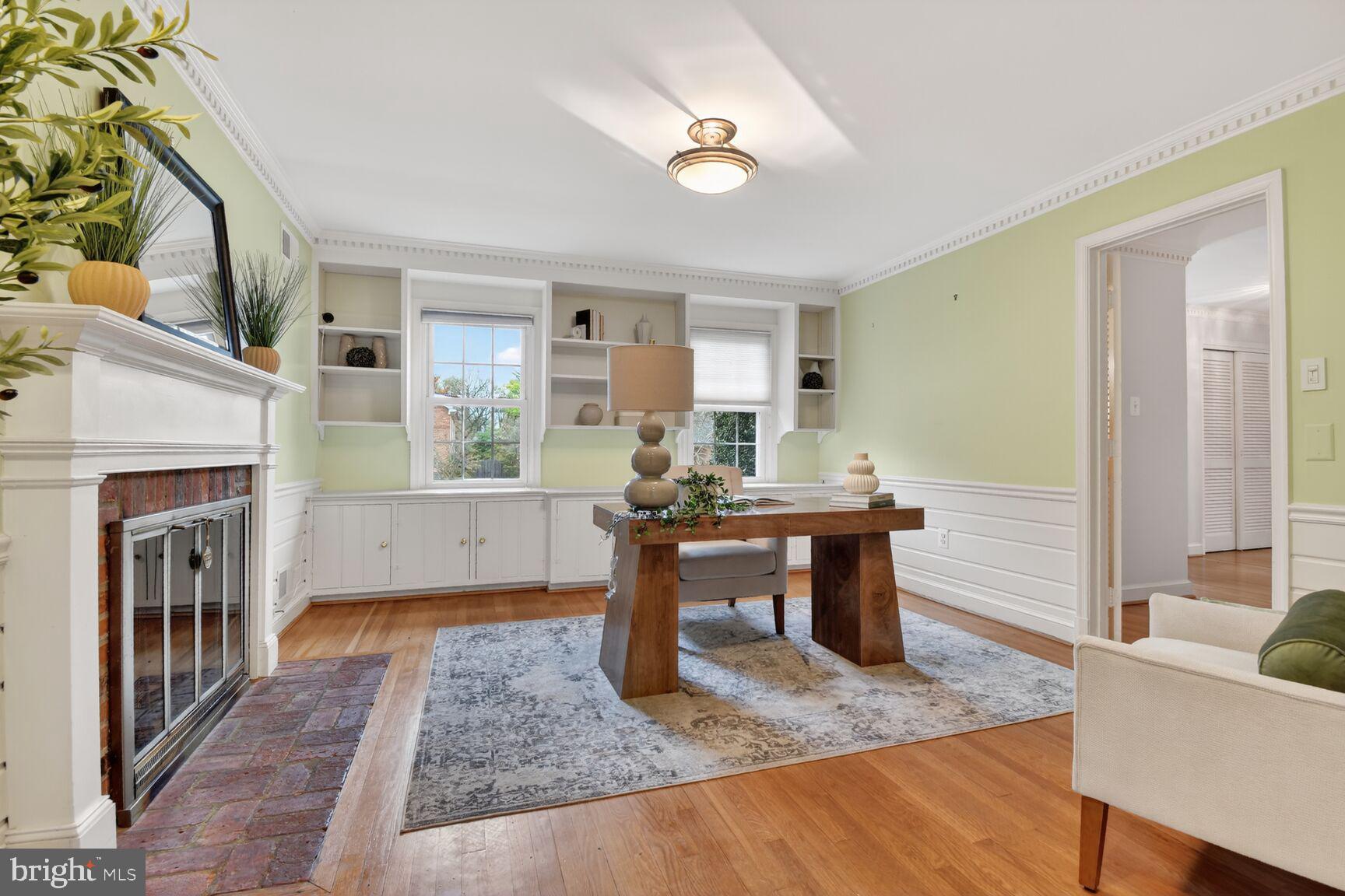 BRADLEY MANOR - Residential