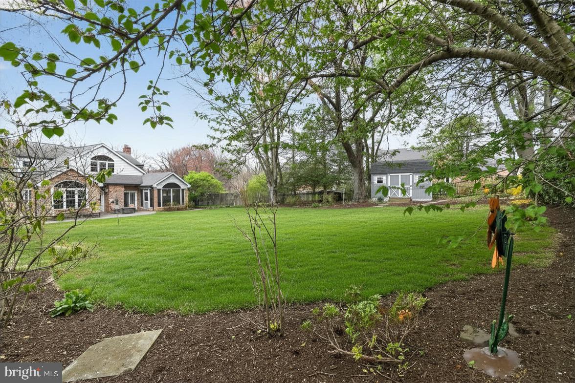 BRADLEY MANOR - Residential