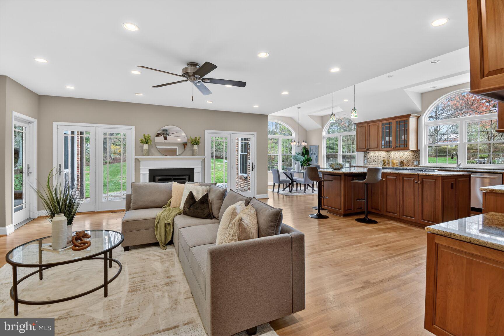 BRADLEY MANOR - Residential