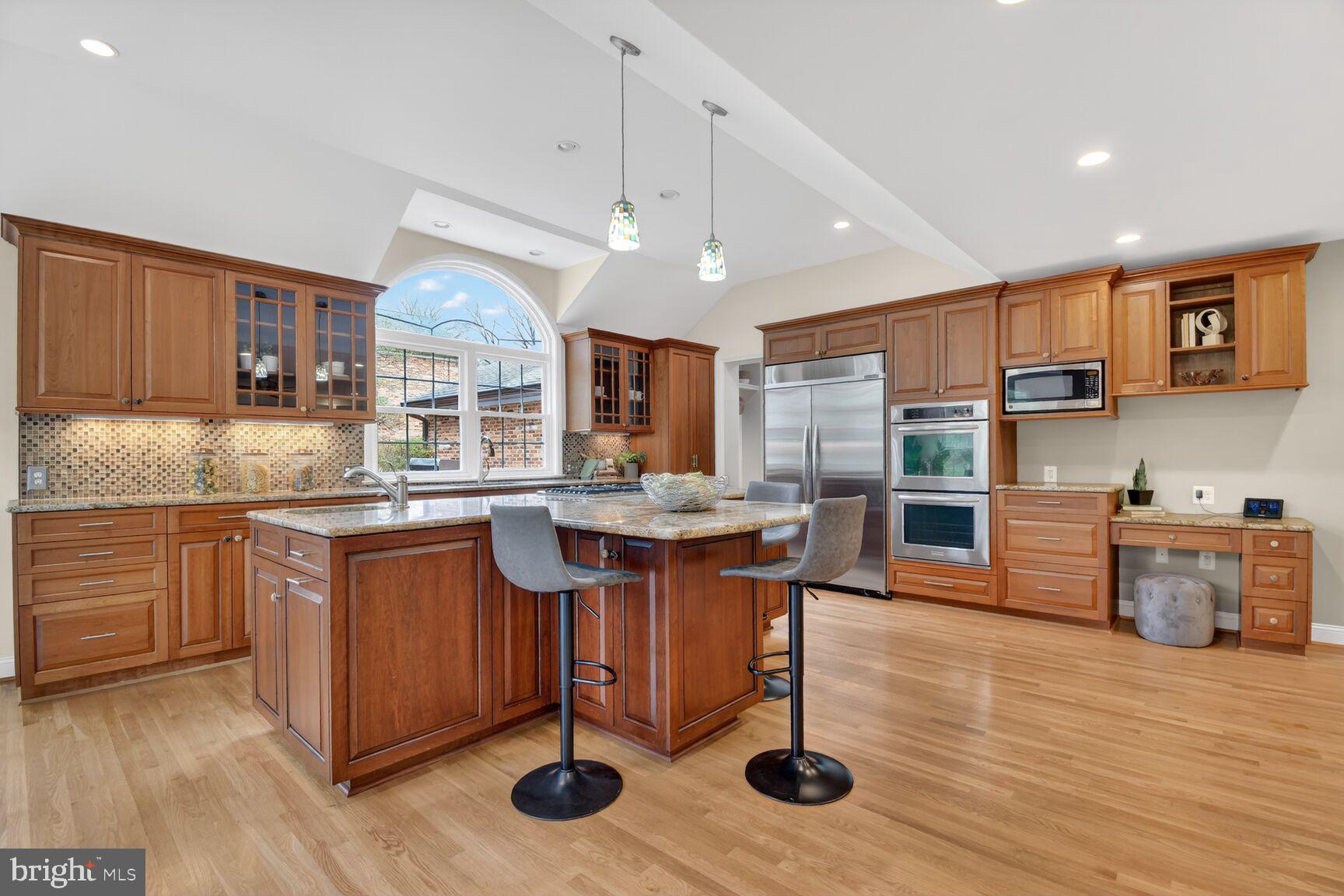 BRADLEY MANOR - Residential