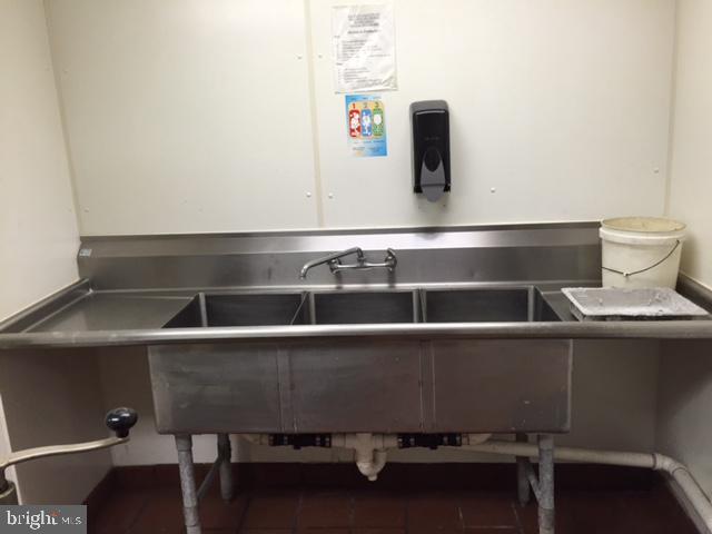 NONE AVAILABLE - Commercial Lease