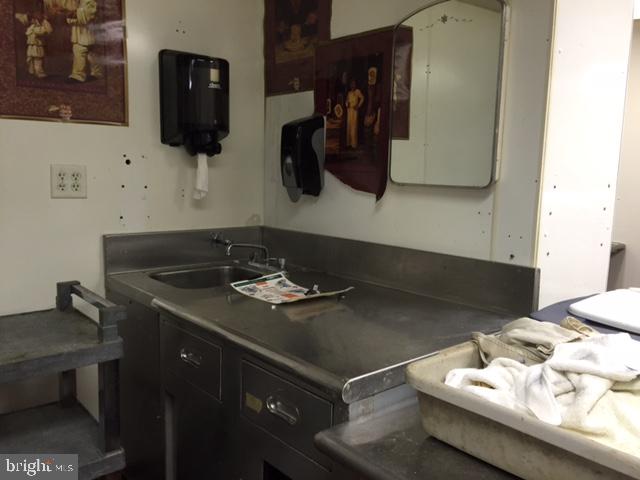 NONE AVAILABLE - Commercial Lease