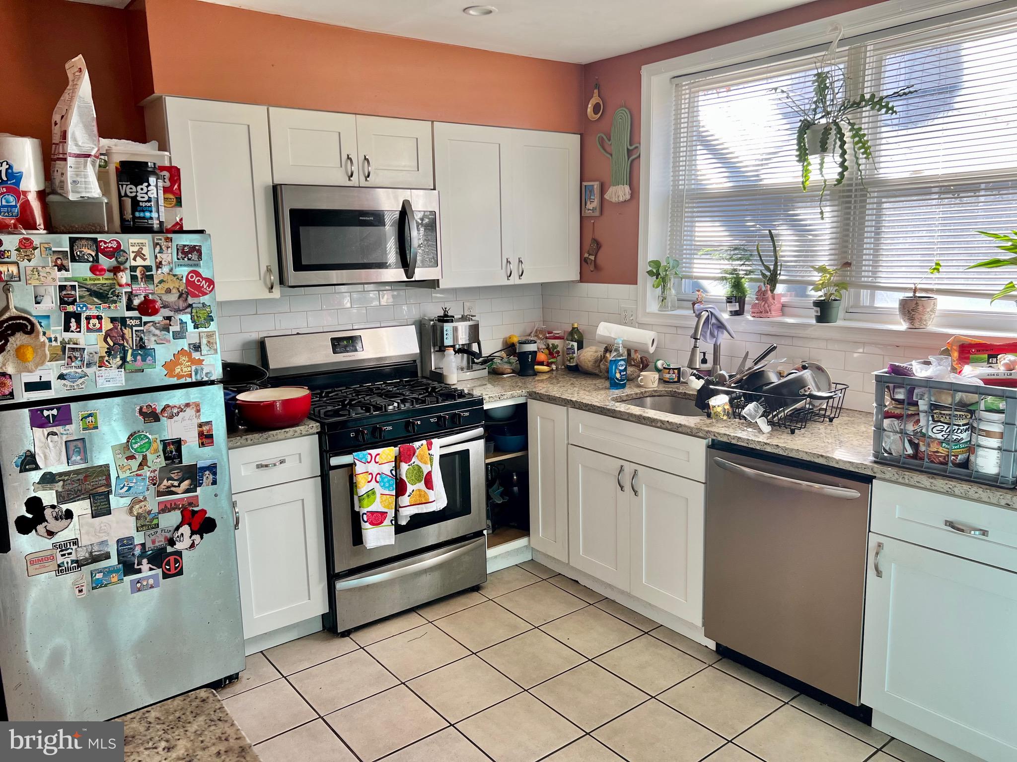 GIRARD ESTATES - Residential Lease