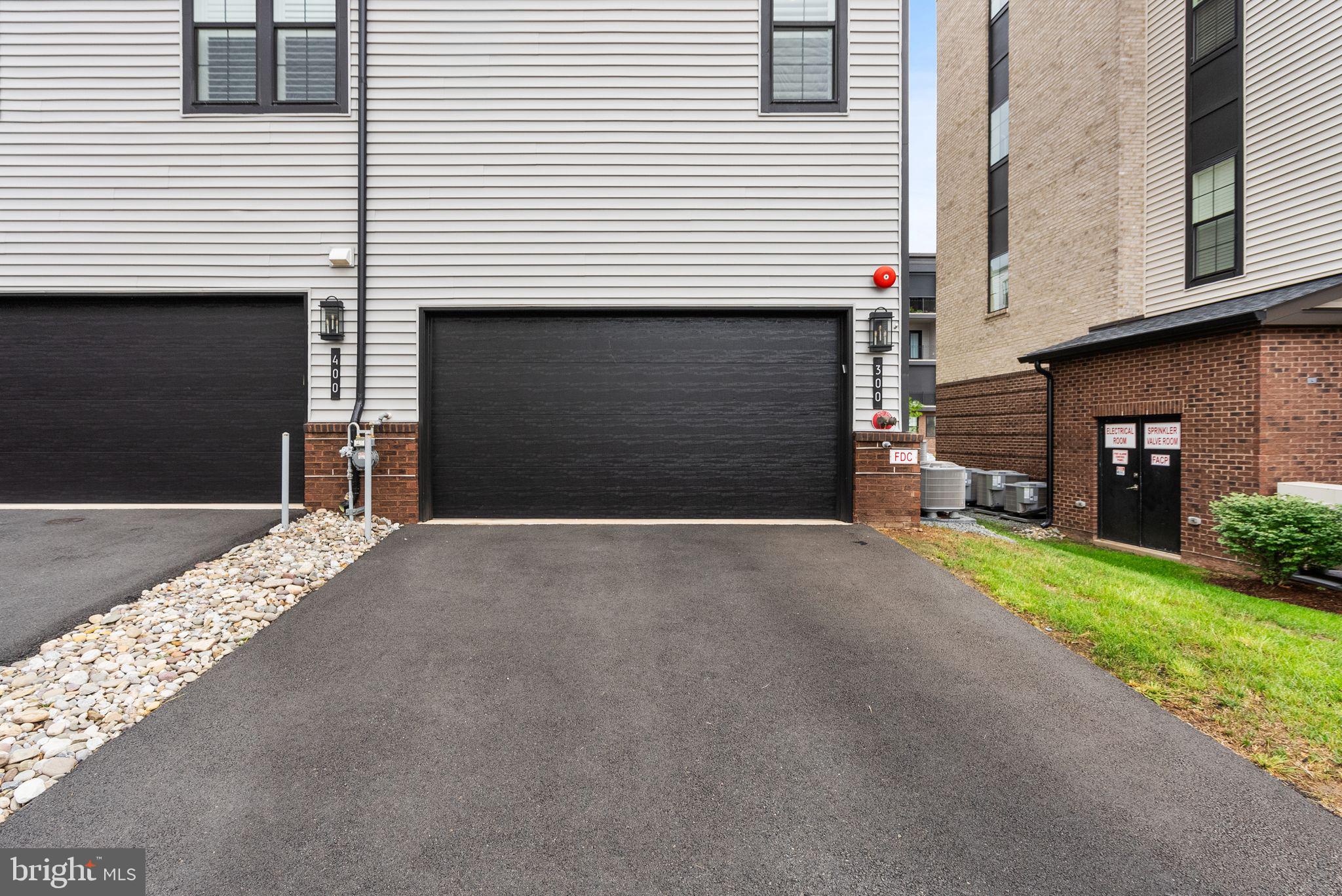 METRO WALK AT MOOREFIELD STATION - Residential