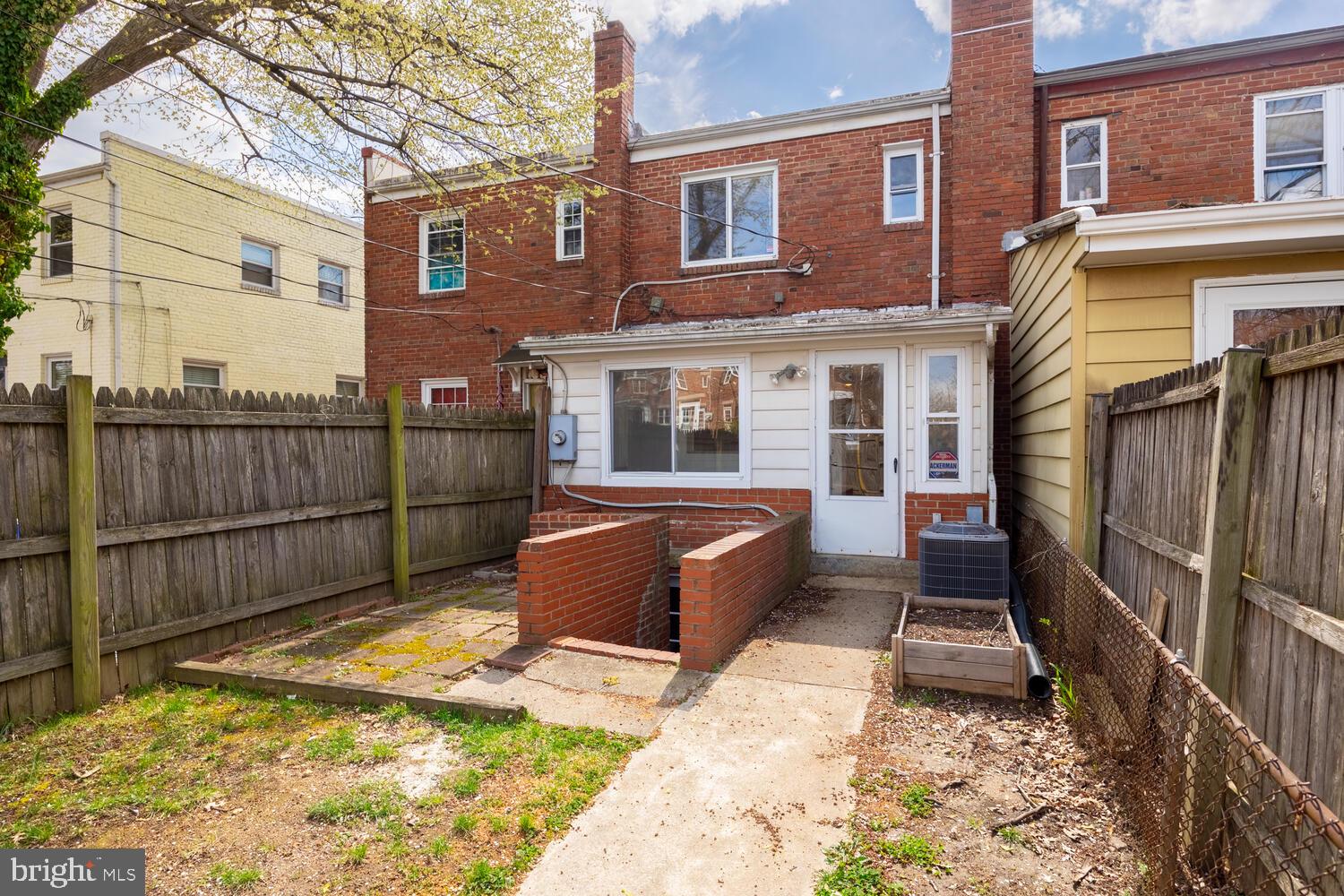 LYNHAVEN - Residential Lease