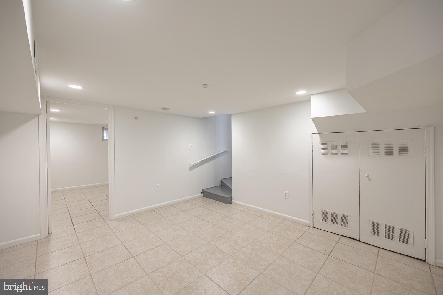 LYNHAVEN - Residential Lease