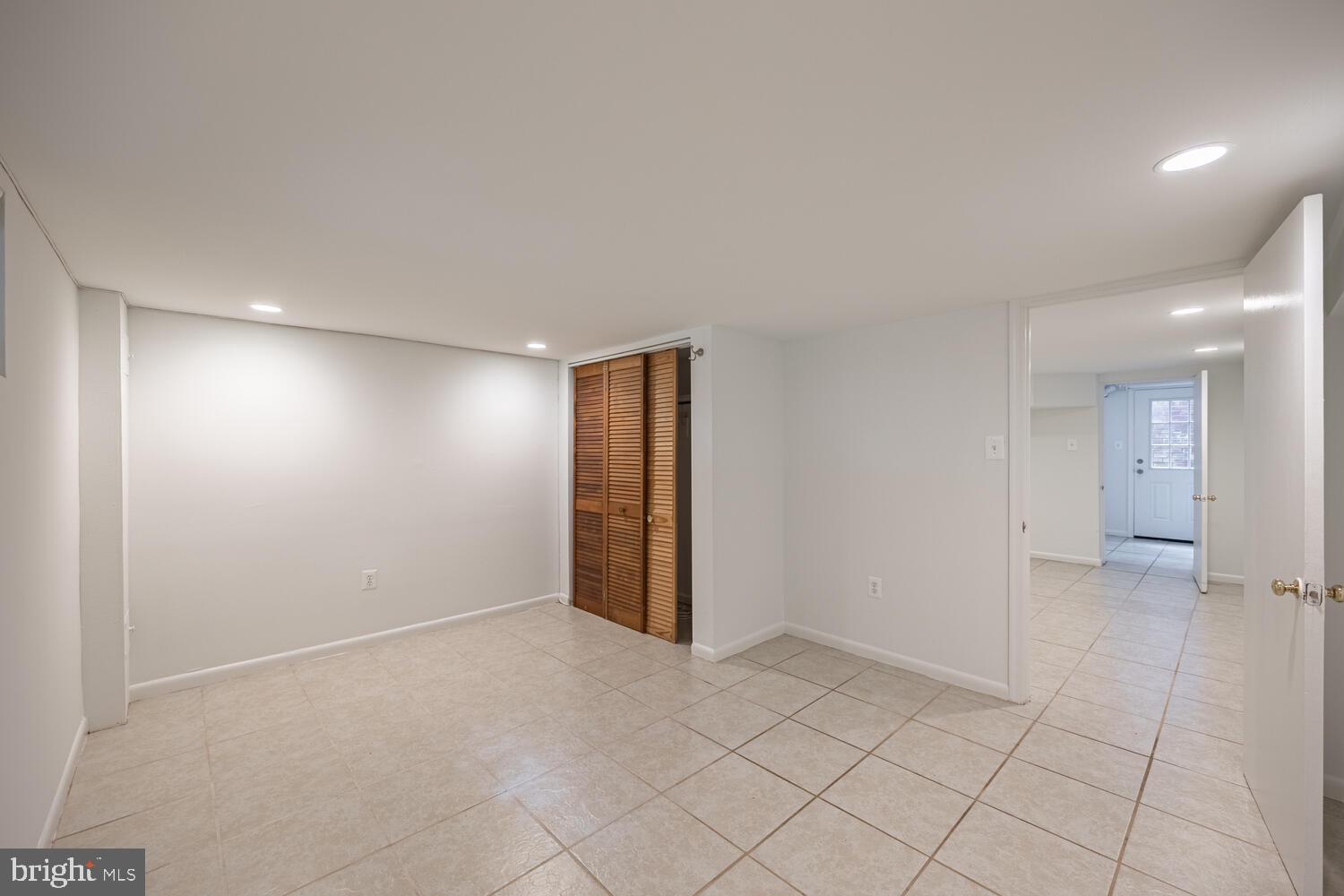 LYNHAVEN - Residential Lease