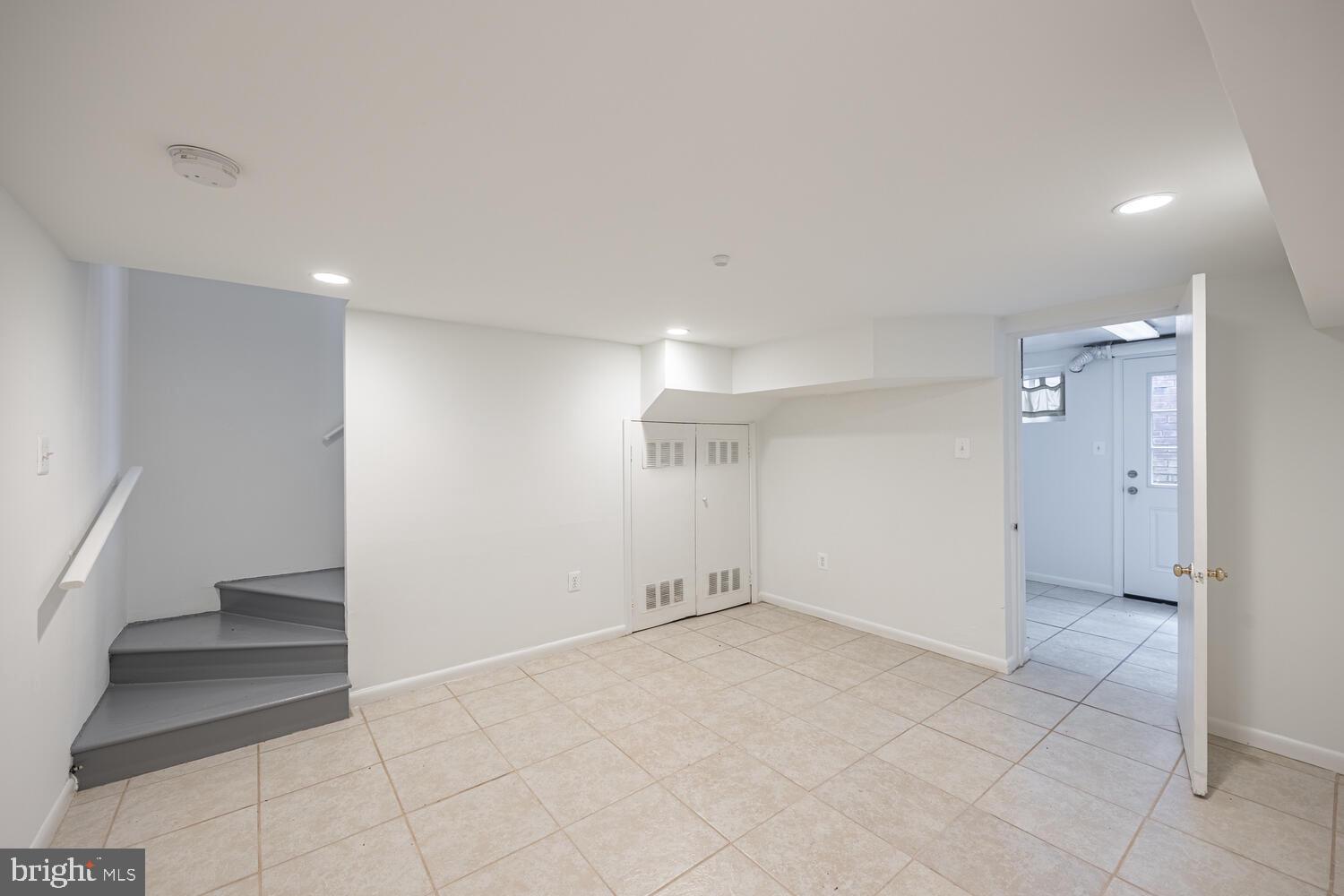 LYNHAVEN - Residential Lease