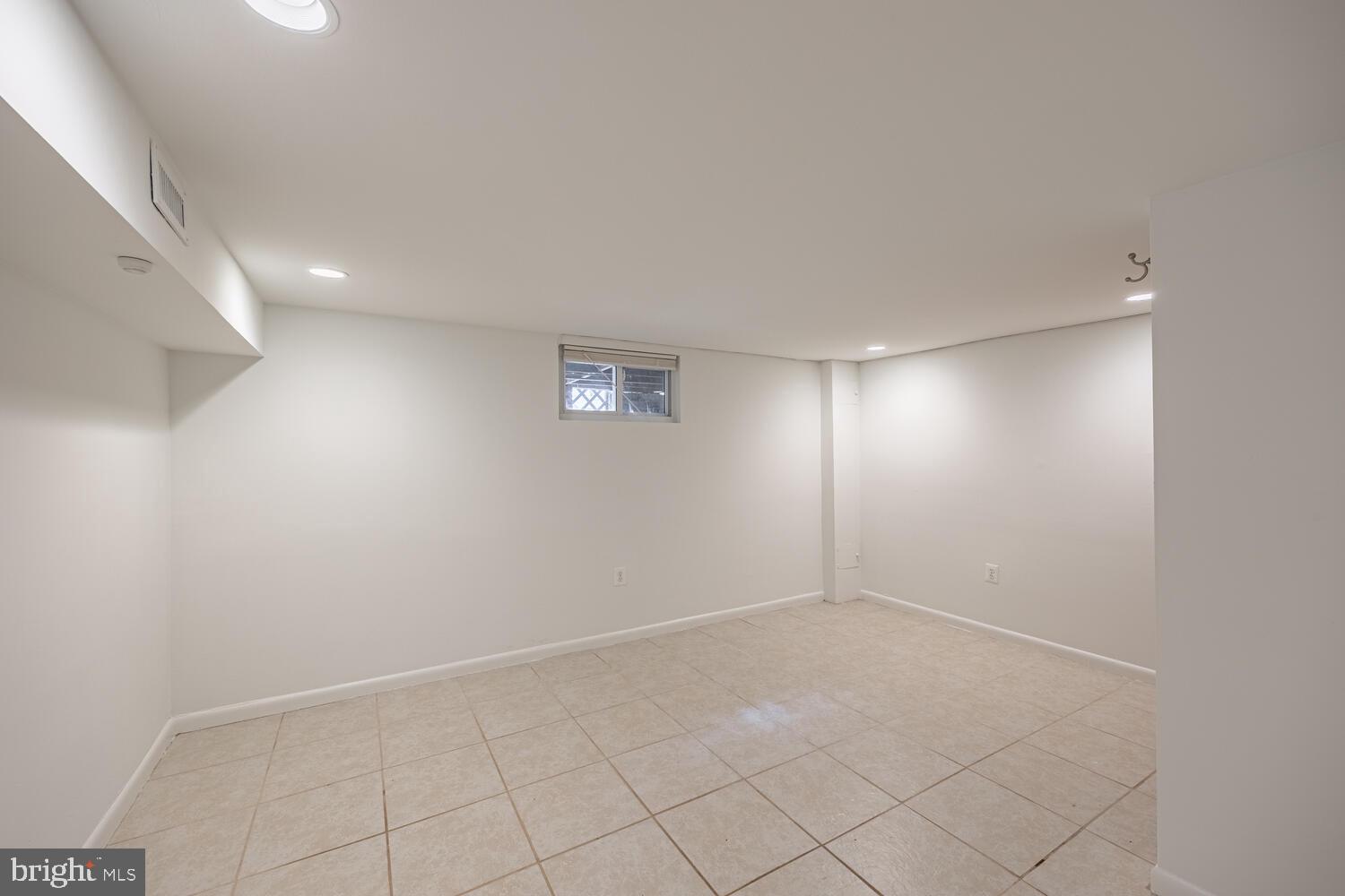 LYNHAVEN - Residential Lease