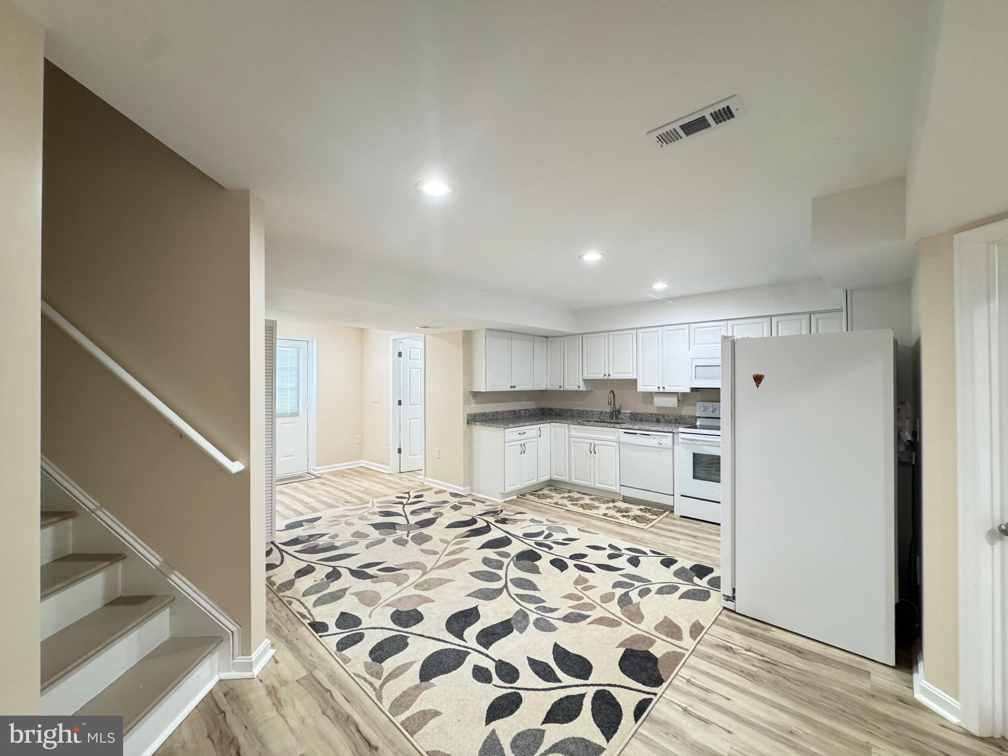 ARBOR WOODS - Residential