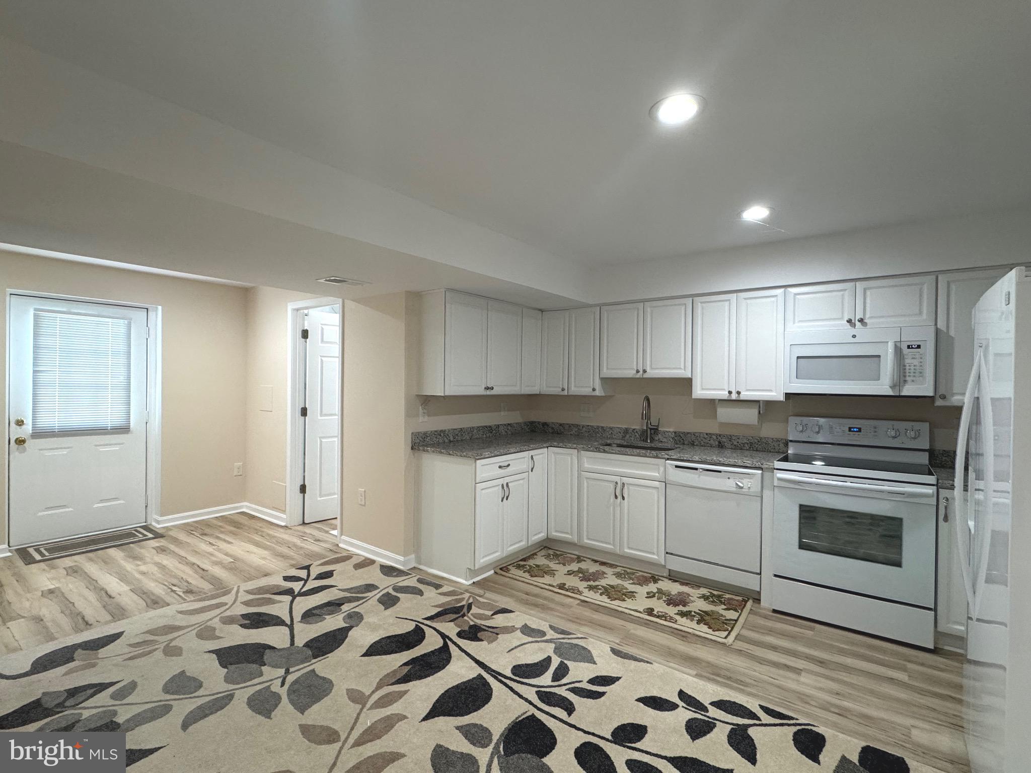 ARBOR WOODS - Residential