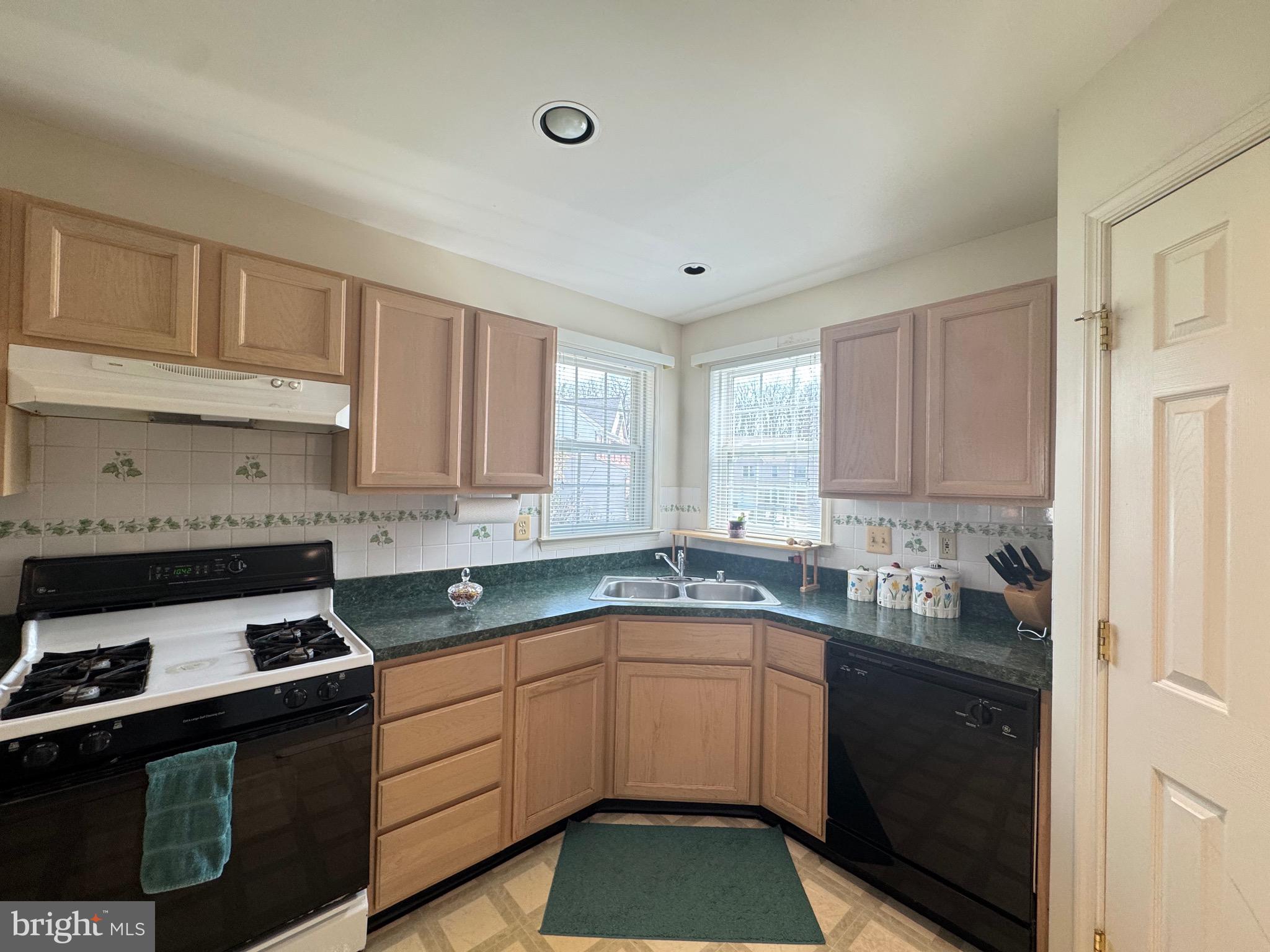 ARBOR WOODS - Residential