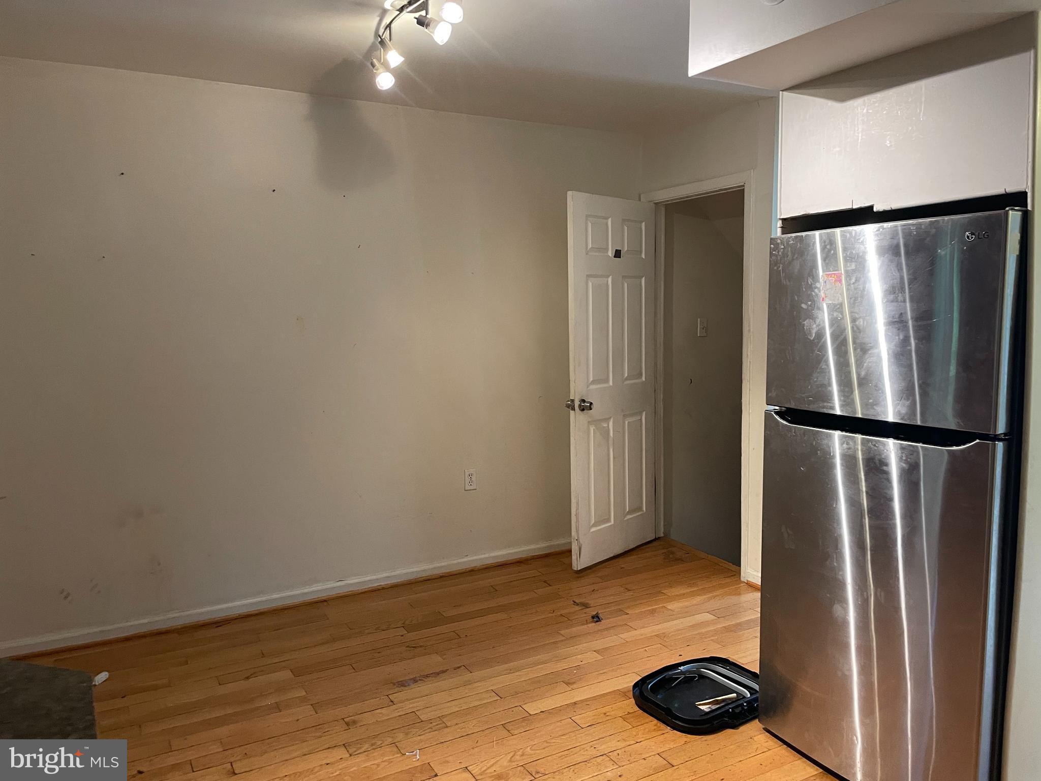 VILLAGE BROOK - Residential