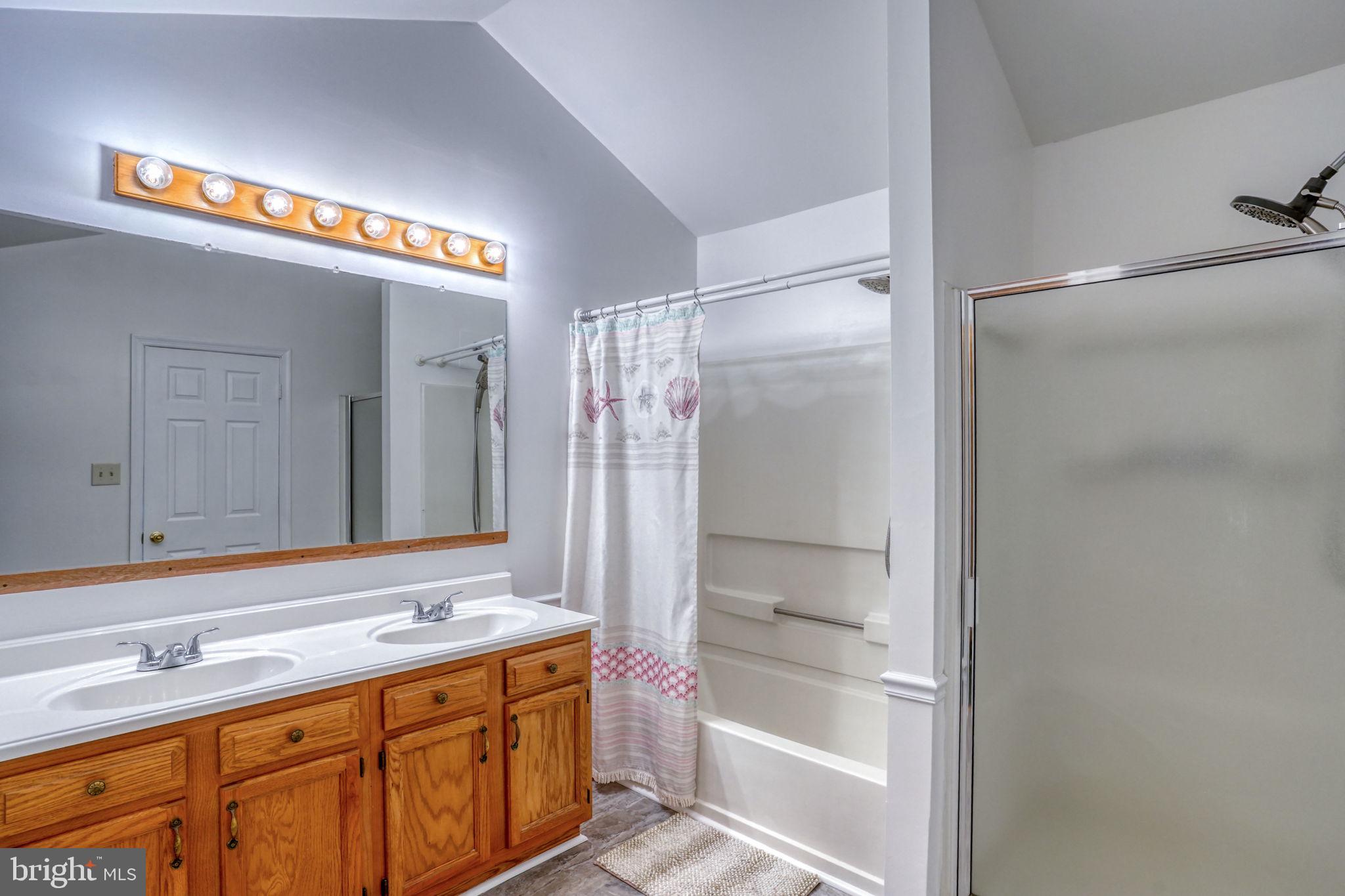 KENSINGTON - Residential