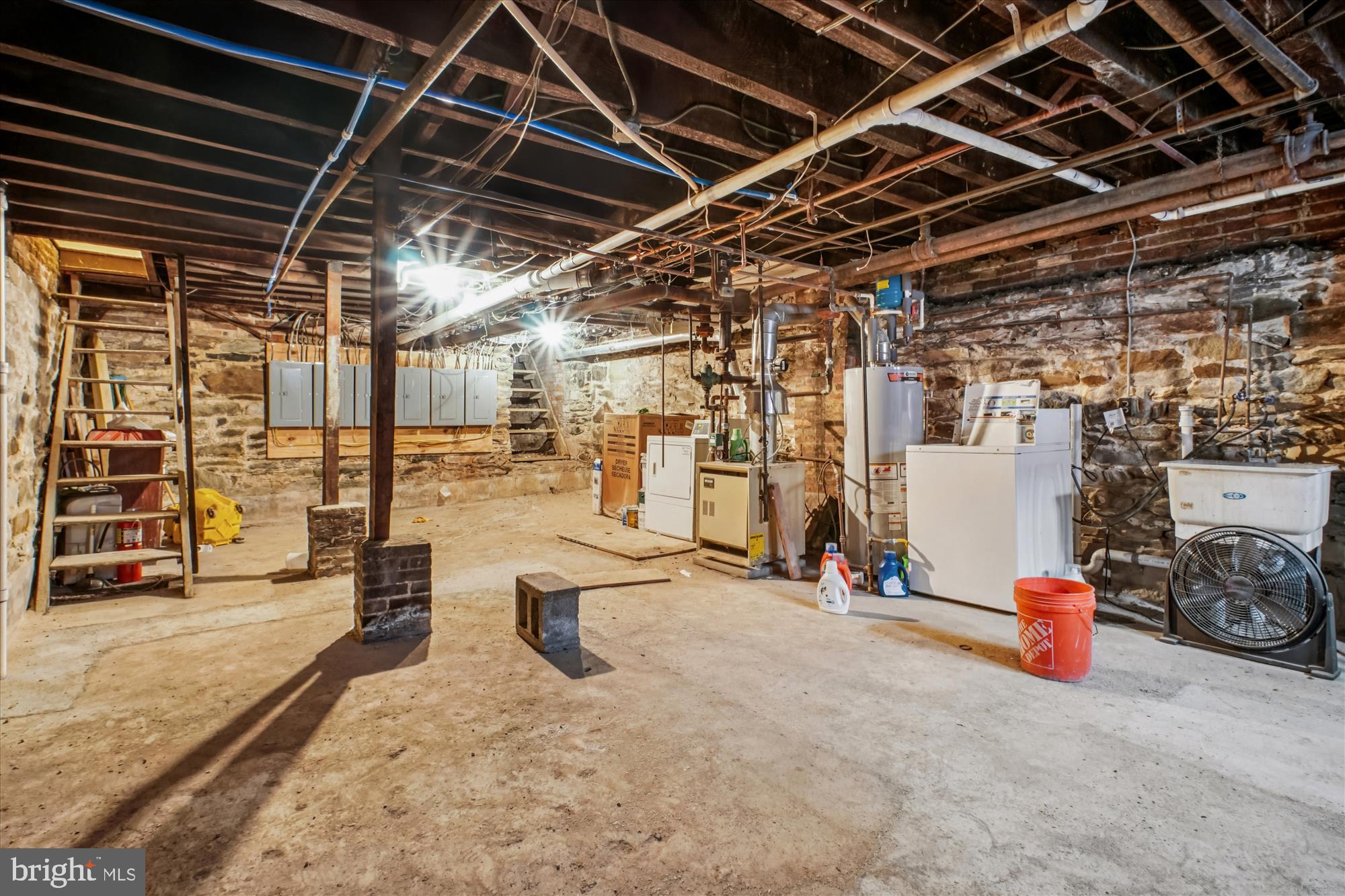 OLD TOWN ALEXANDRIA - Residential Lease