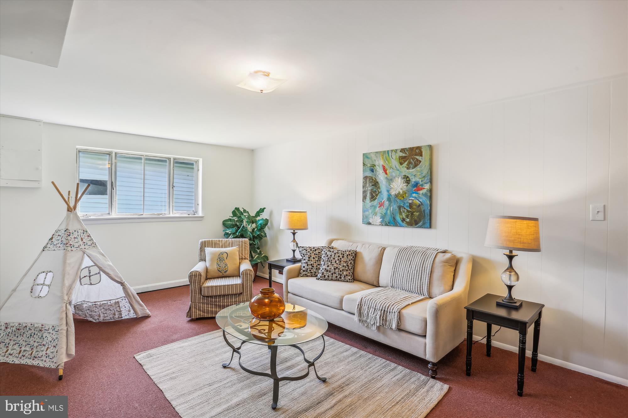 WHITE OAK MANOR - Residential