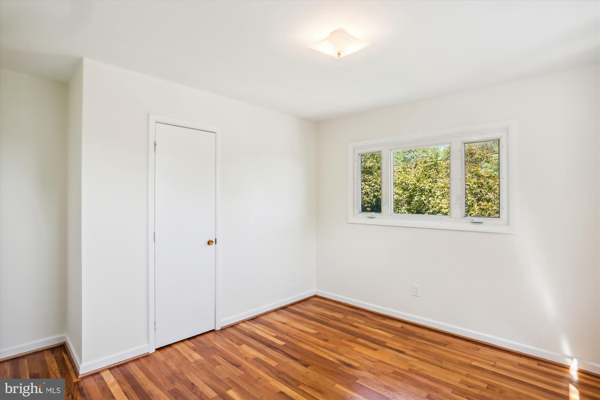 WHITE OAK MANOR - Residential