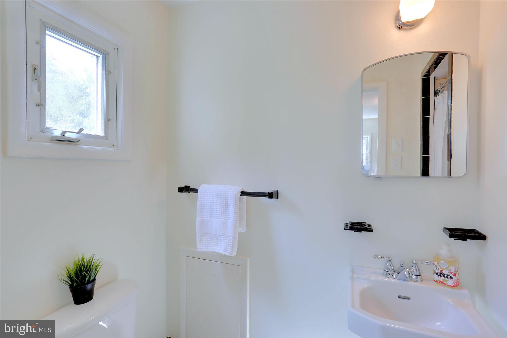 WHITE OAK MANOR - Residential