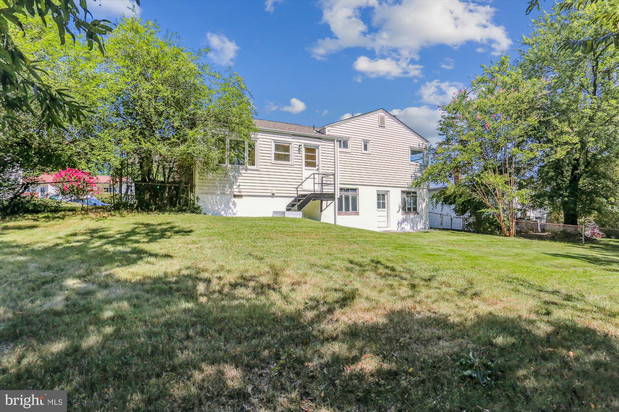 WHITE OAK MANOR - Residential