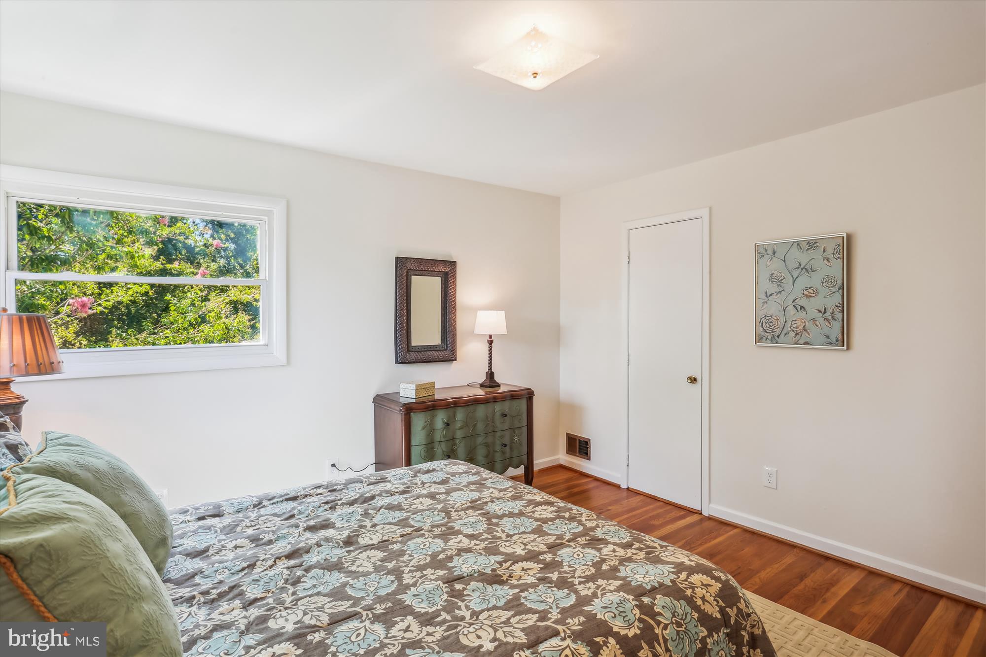 WHITE OAK MANOR - Residential