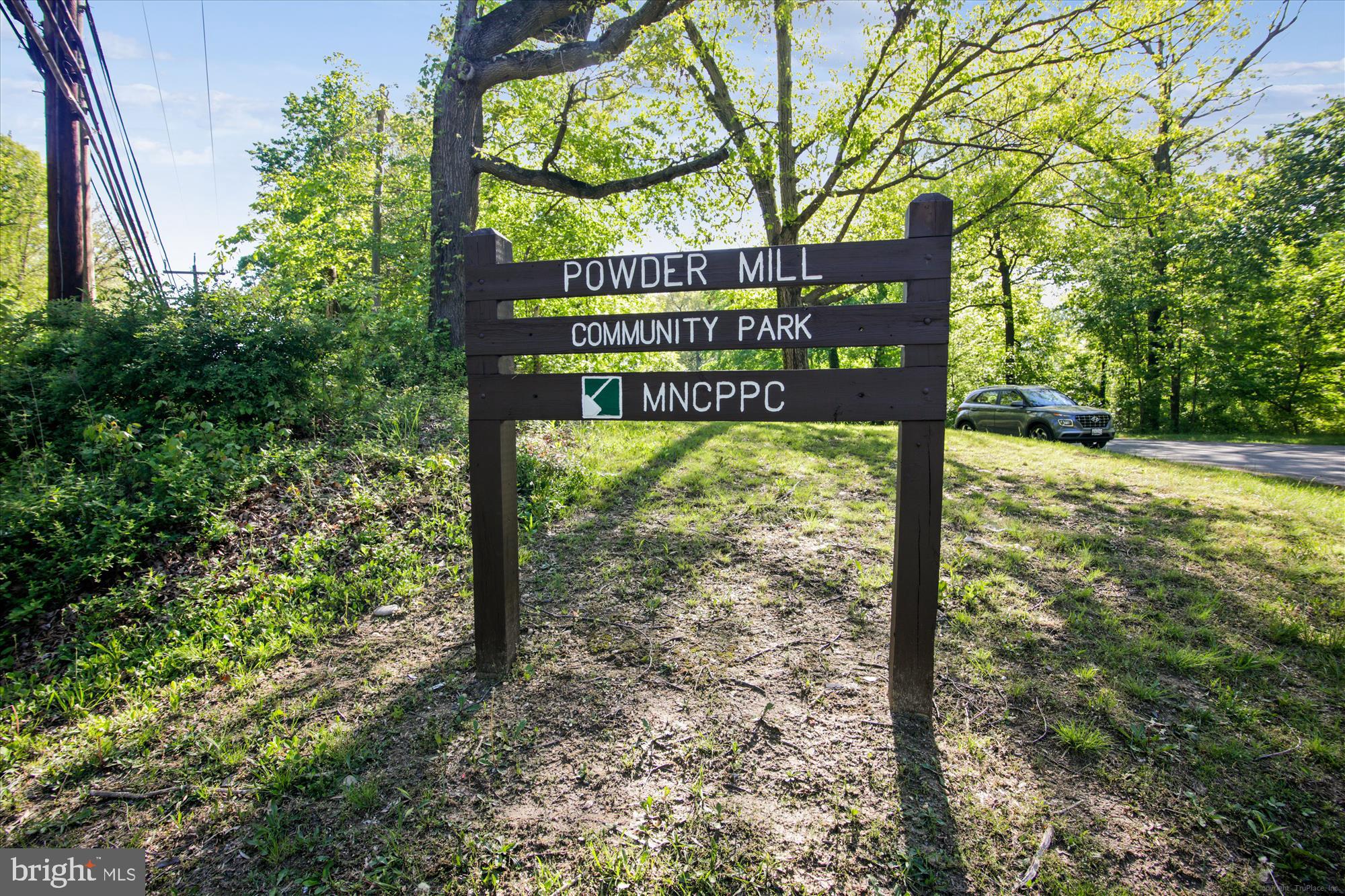 WHITE OAK MANOR - Residential