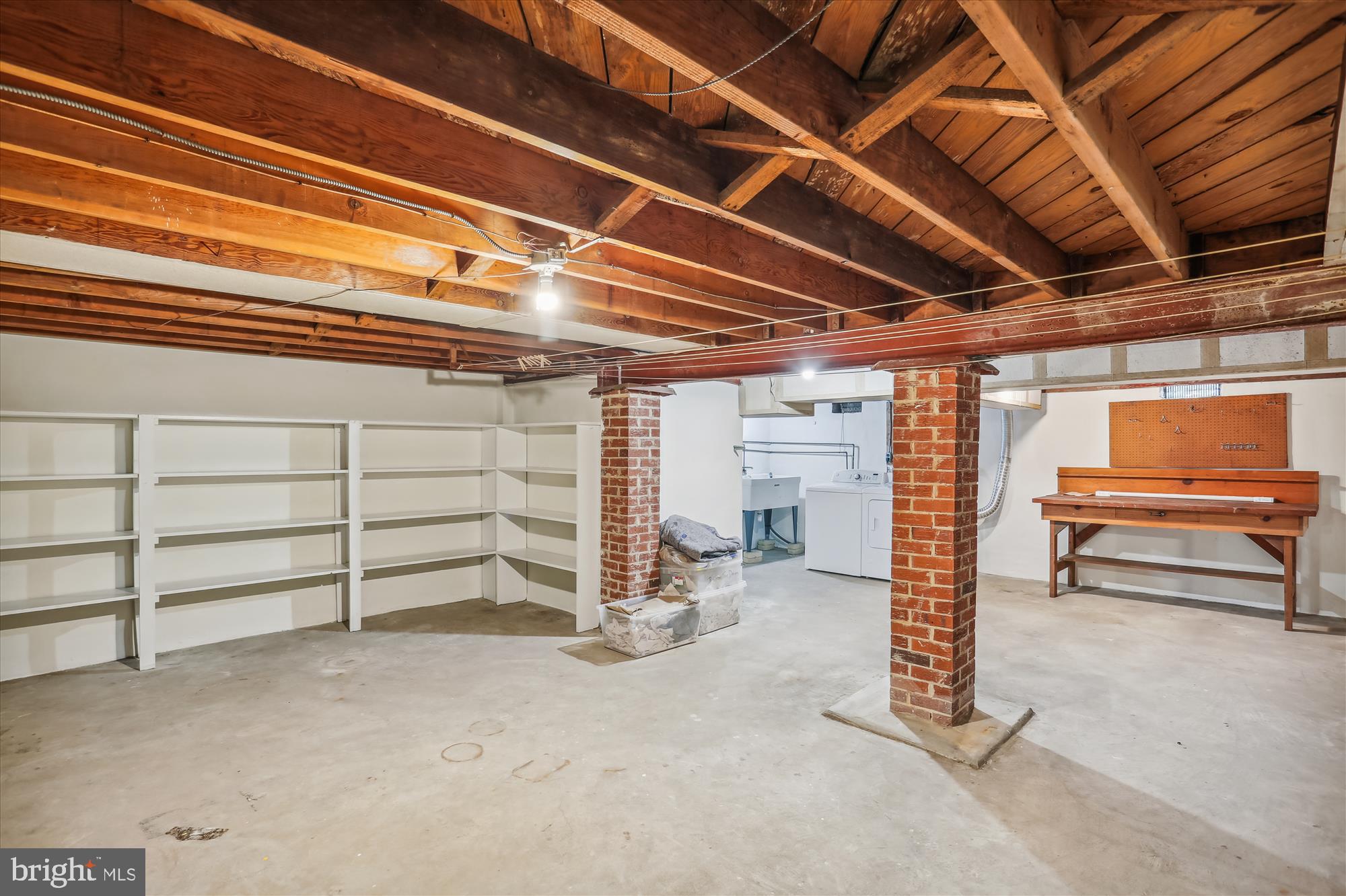 WHITE OAK MANOR - Residential