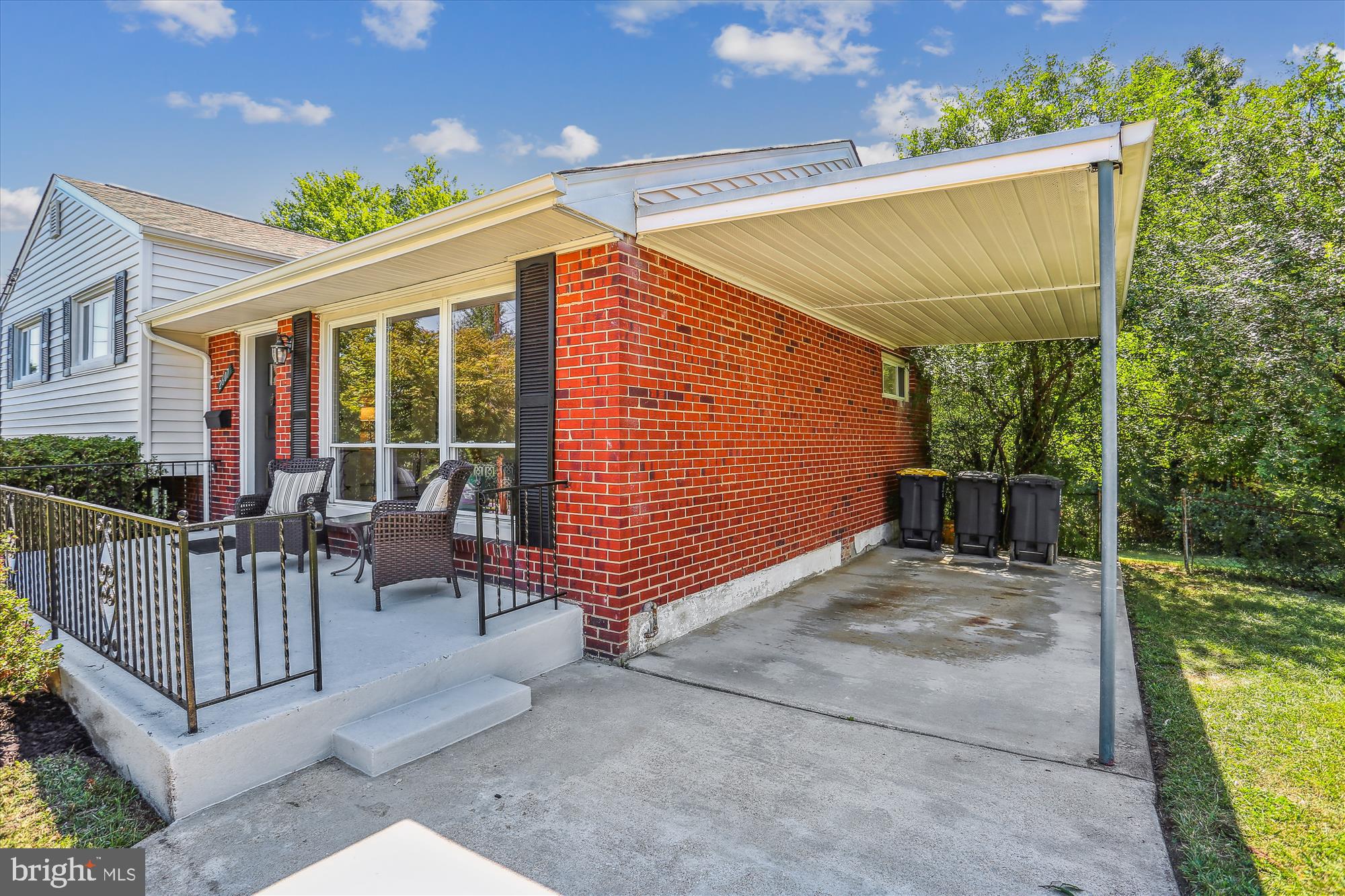 WHITE OAK MANOR - Residential