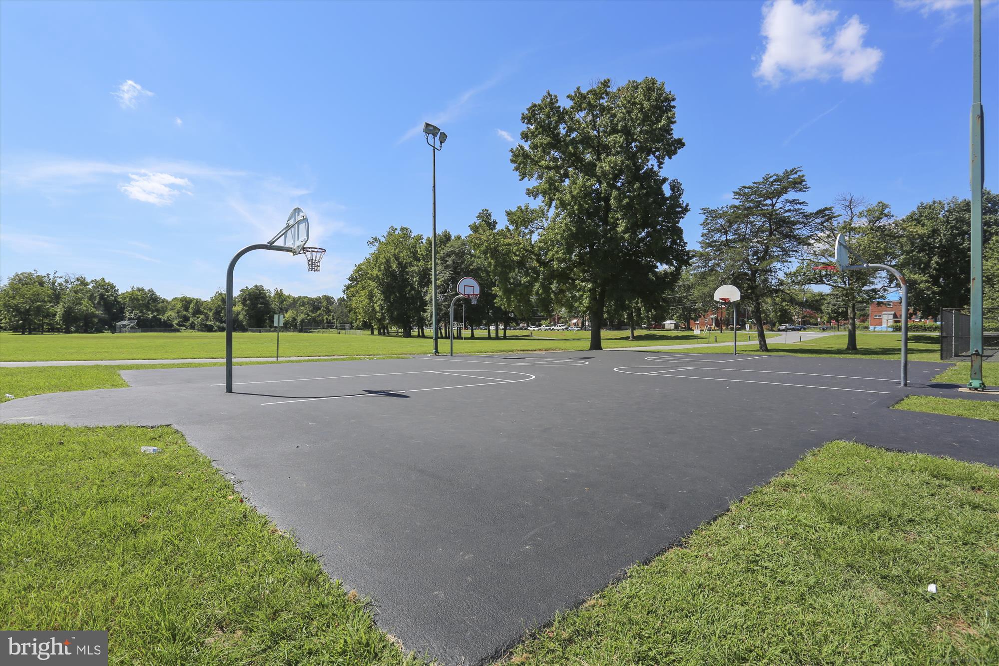 WHITE OAK MANOR - Residential