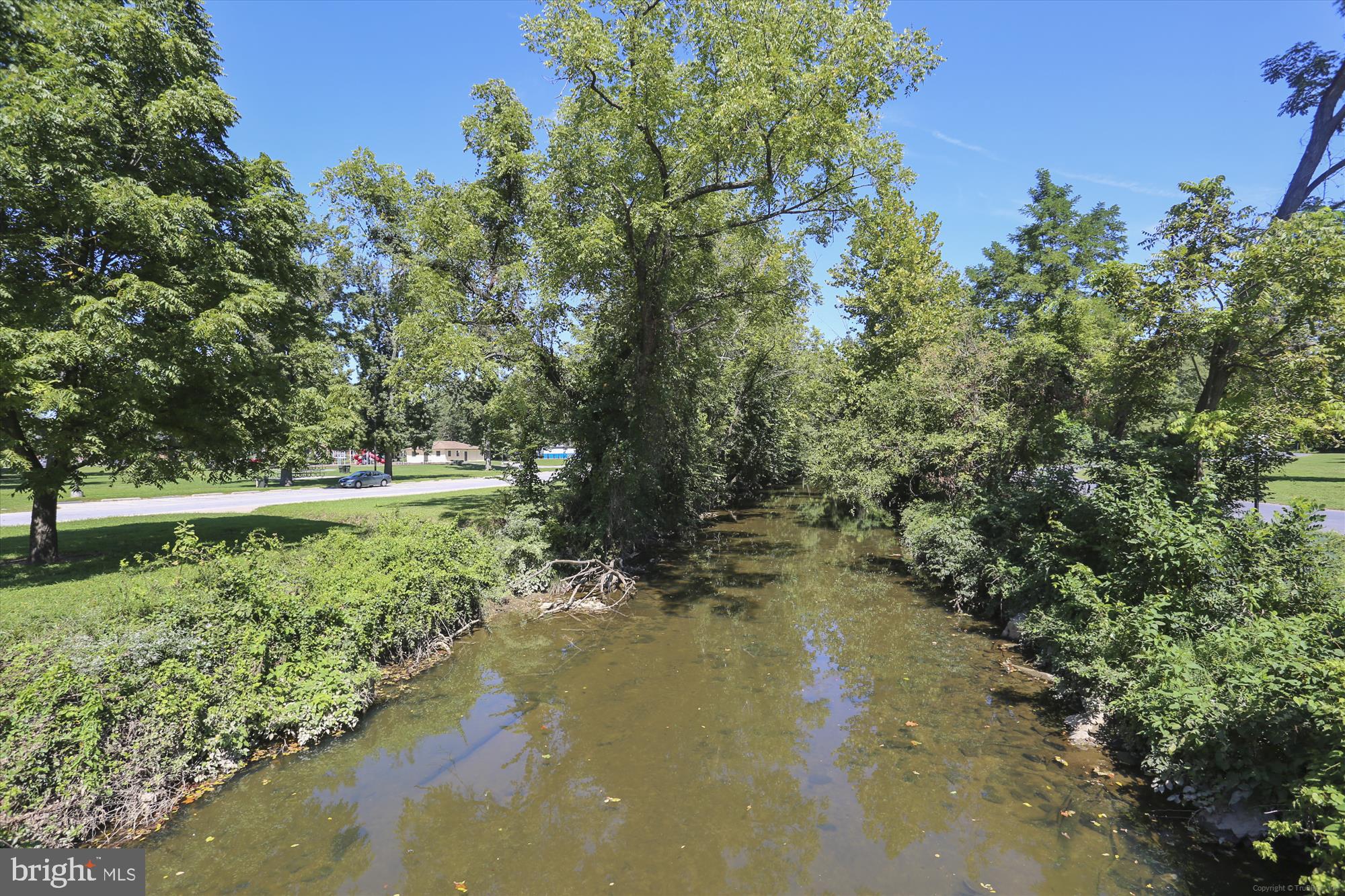 WHITE OAK MANOR - Residential
