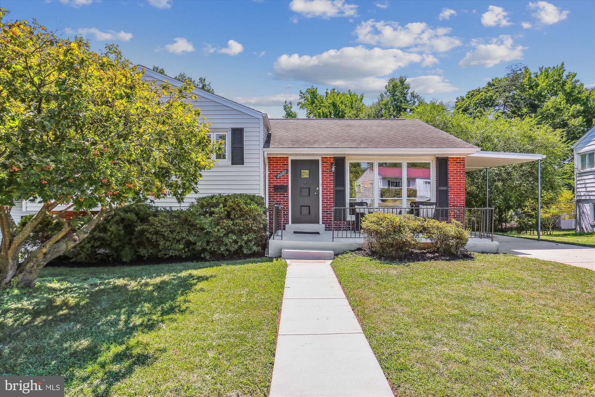 WHITE OAK MANOR - Residential