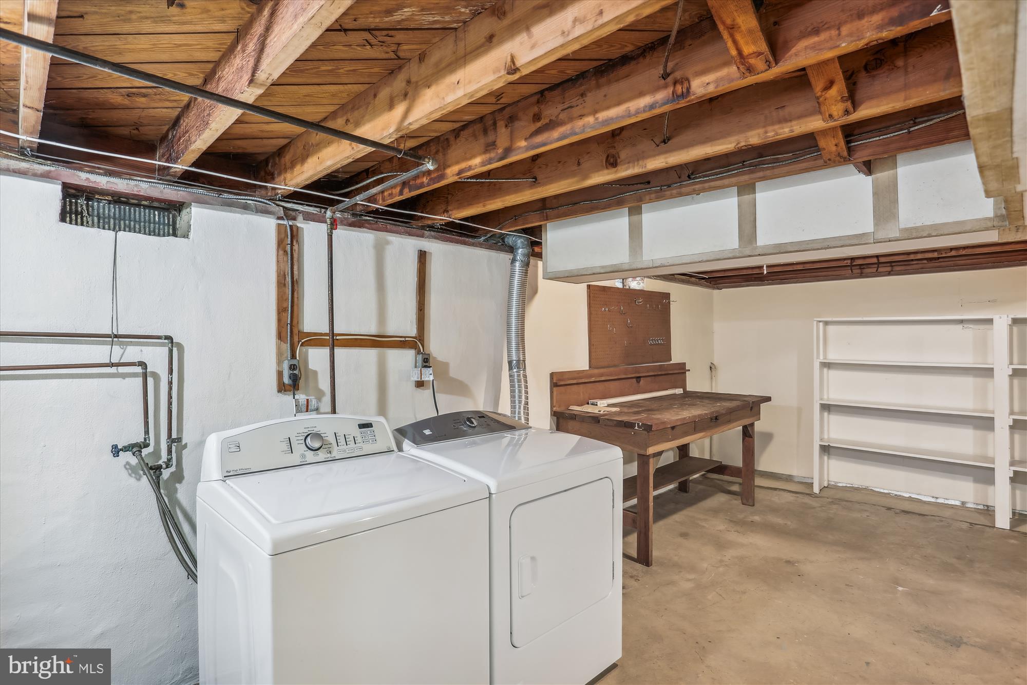 WHITE OAK MANOR - Residential