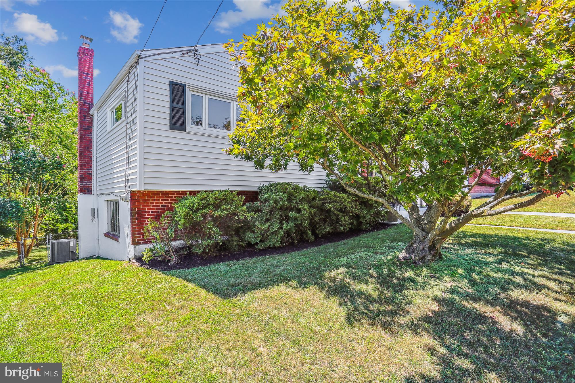 WHITE OAK MANOR - Residential