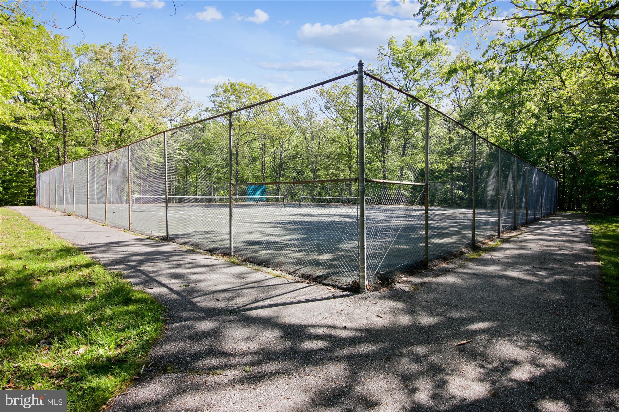 WHITE OAK MANOR - Residential