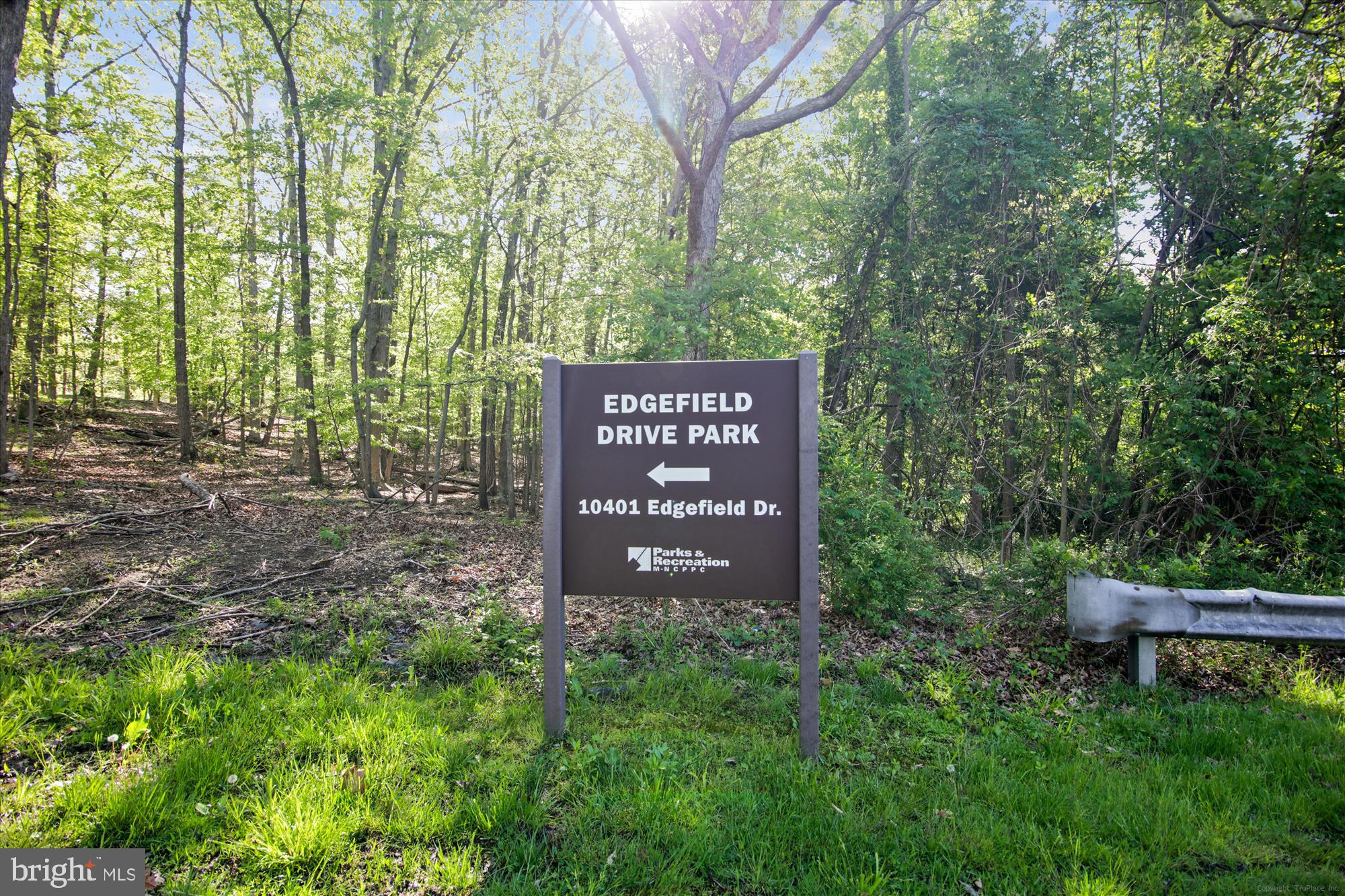 WHITE OAK MANOR - Residential