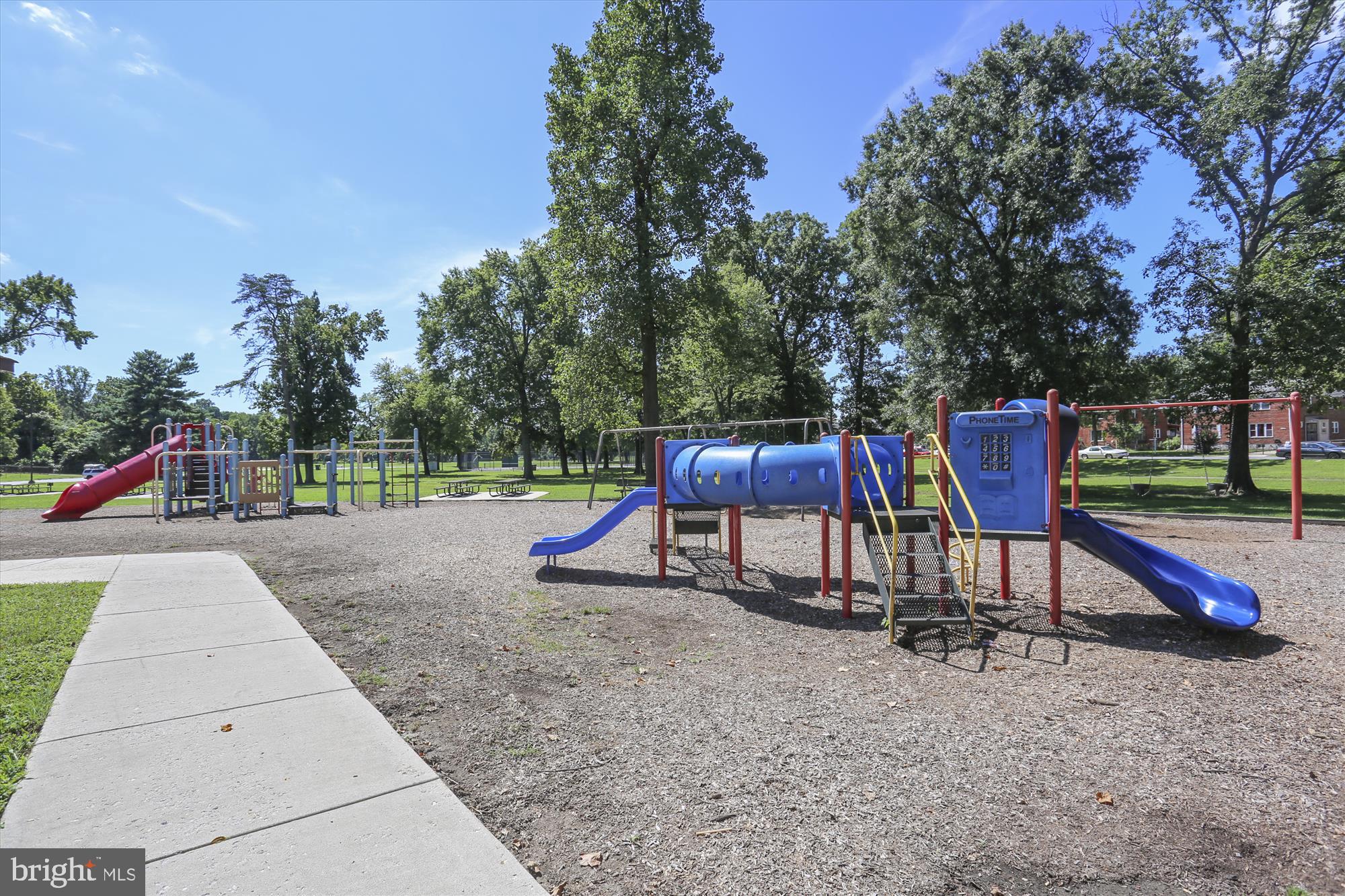 WHITE OAK MANOR - Residential