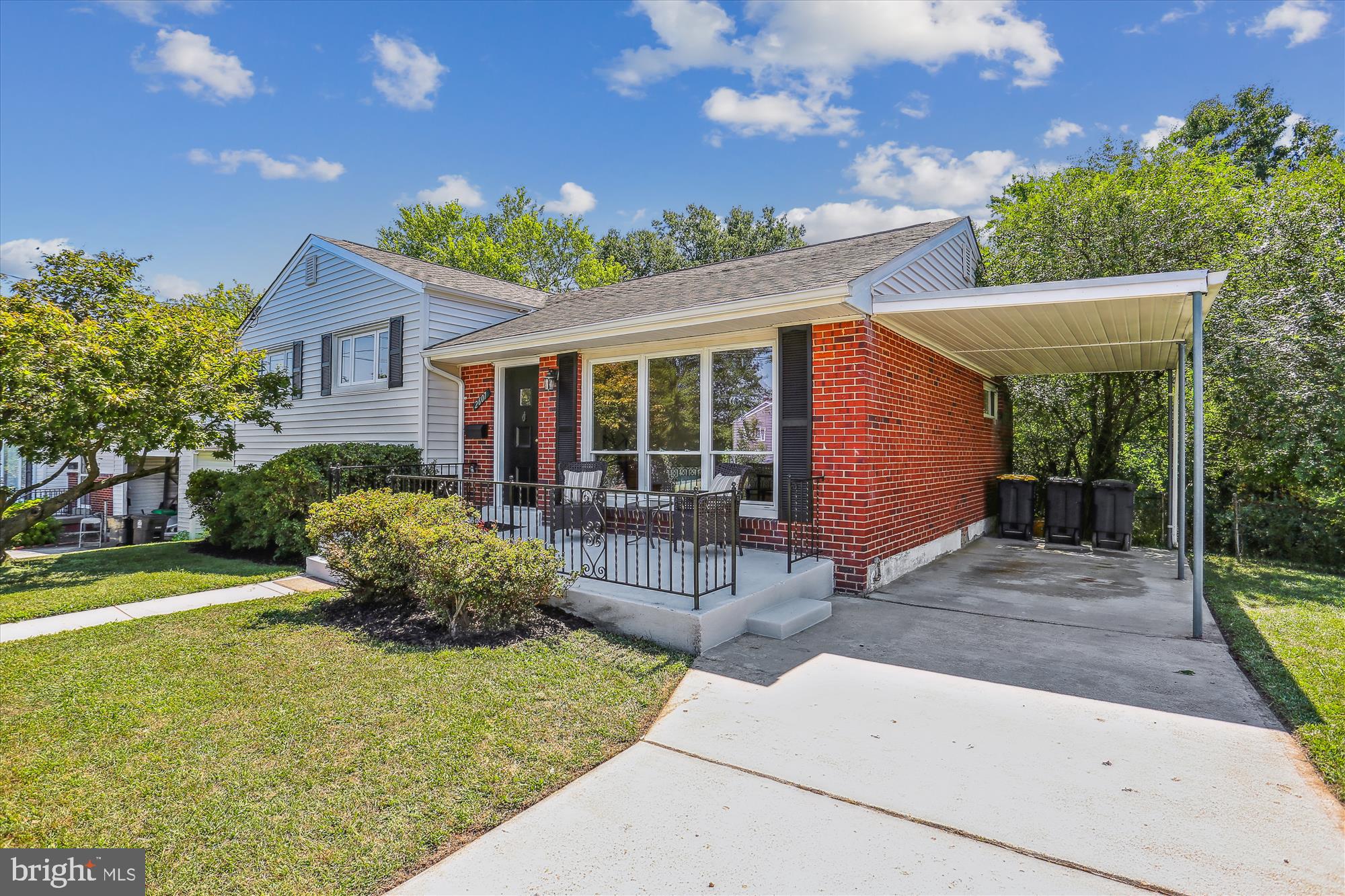 WHITE OAK MANOR - Residential