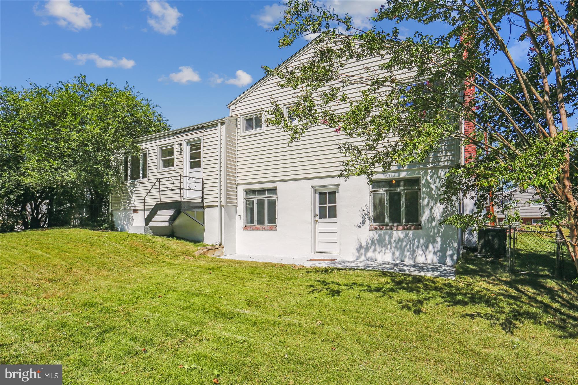 WHITE OAK MANOR - Residential