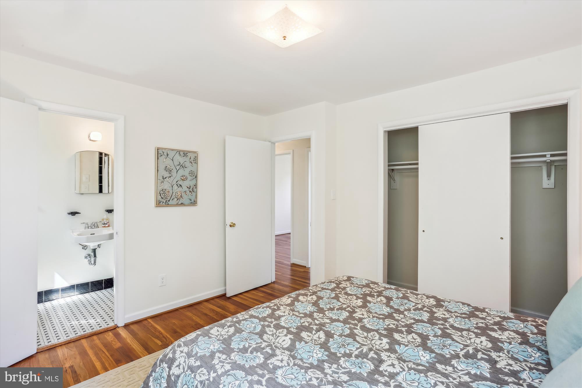 WHITE OAK MANOR - Residential