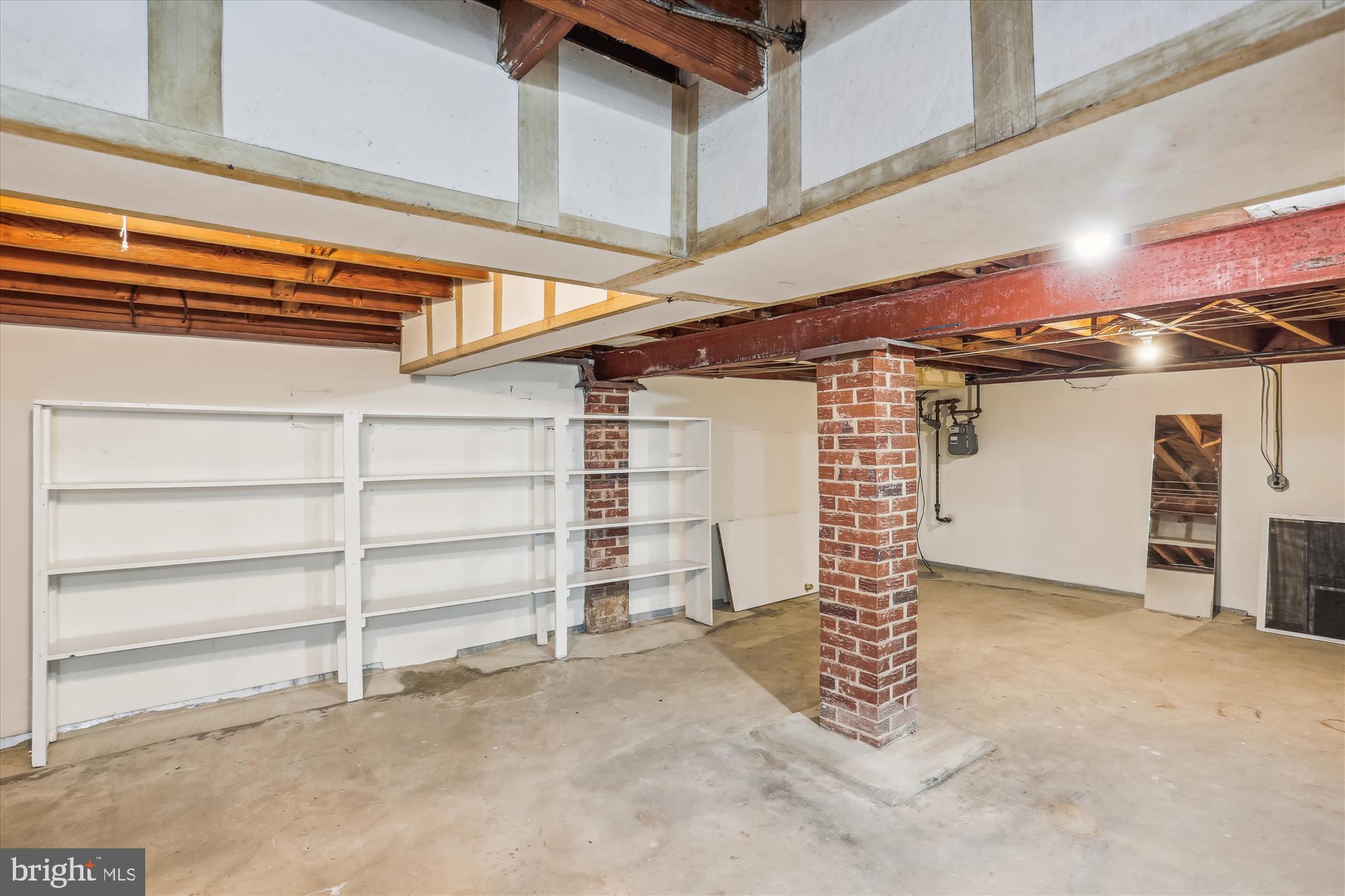 WHITE OAK MANOR - Residential