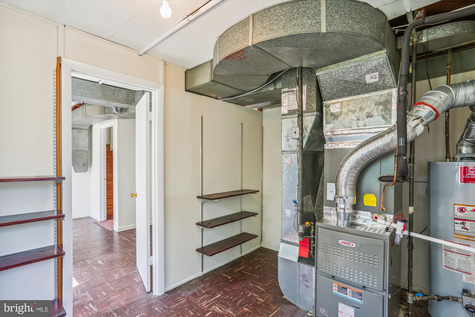 WHITE OAK MANOR - Residential