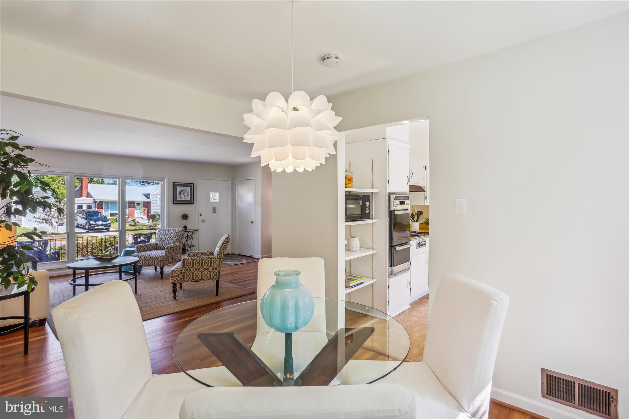 WHITE OAK MANOR - Residential