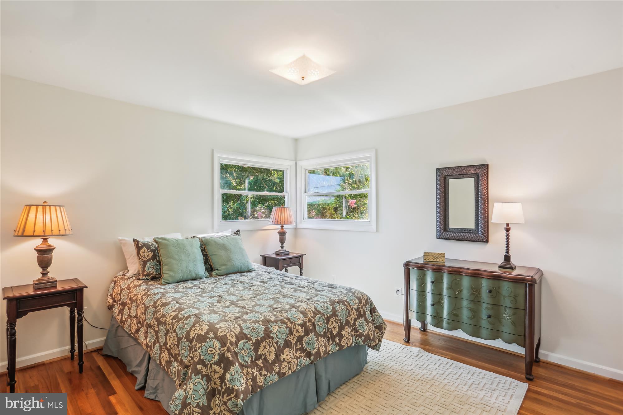 WHITE OAK MANOR - Residential