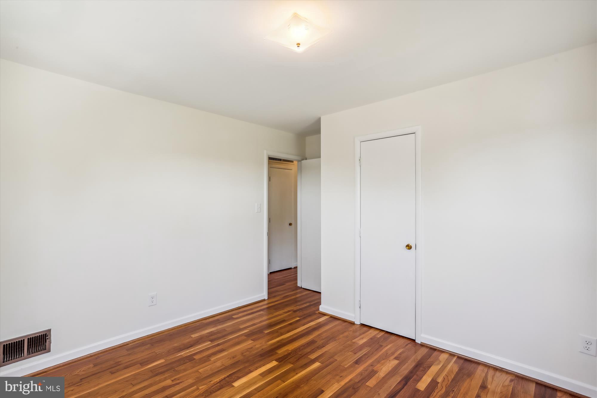 WHITE OAK MANOR - Residential