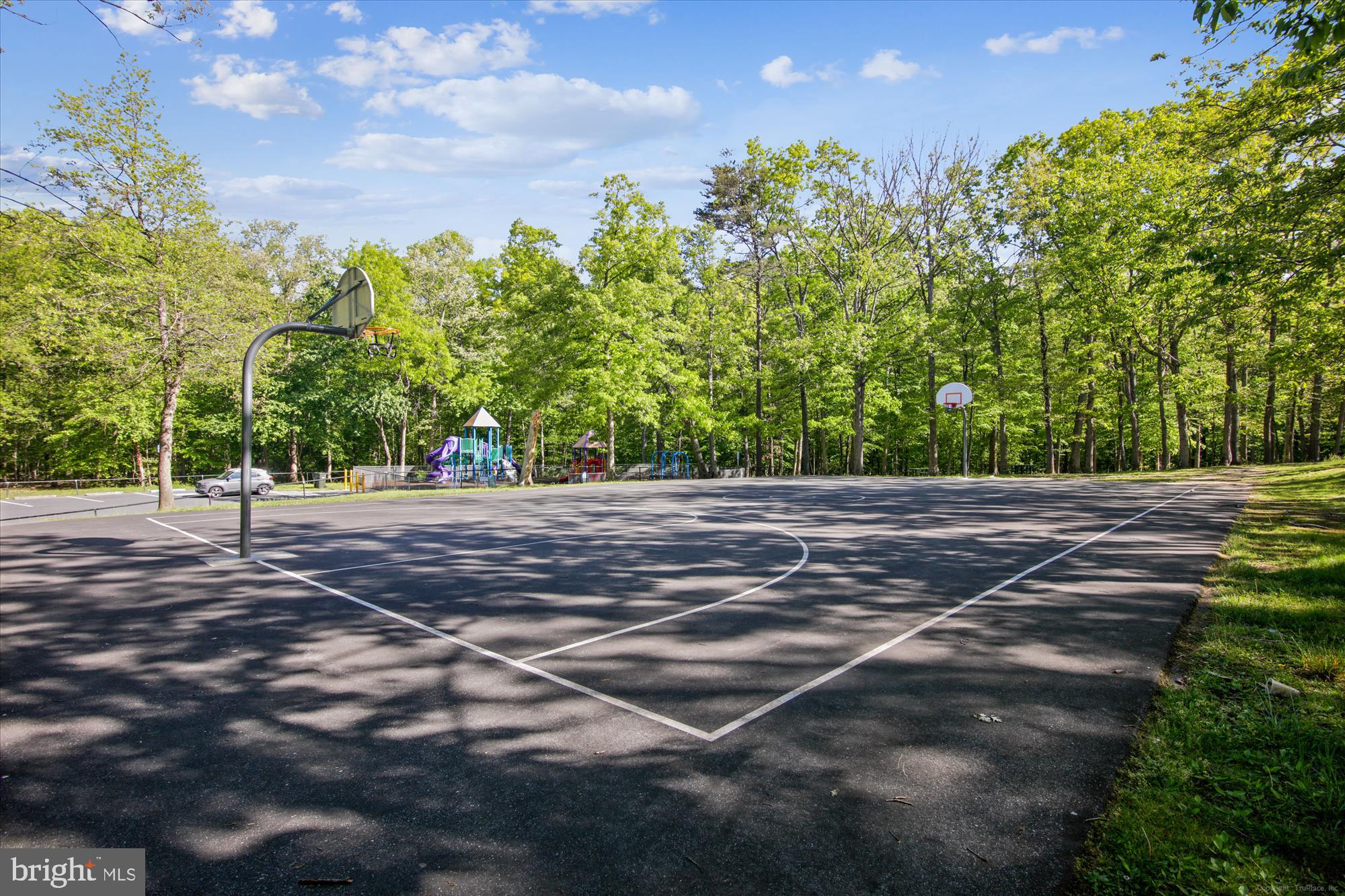 WHITE OAK MANOR - Residential